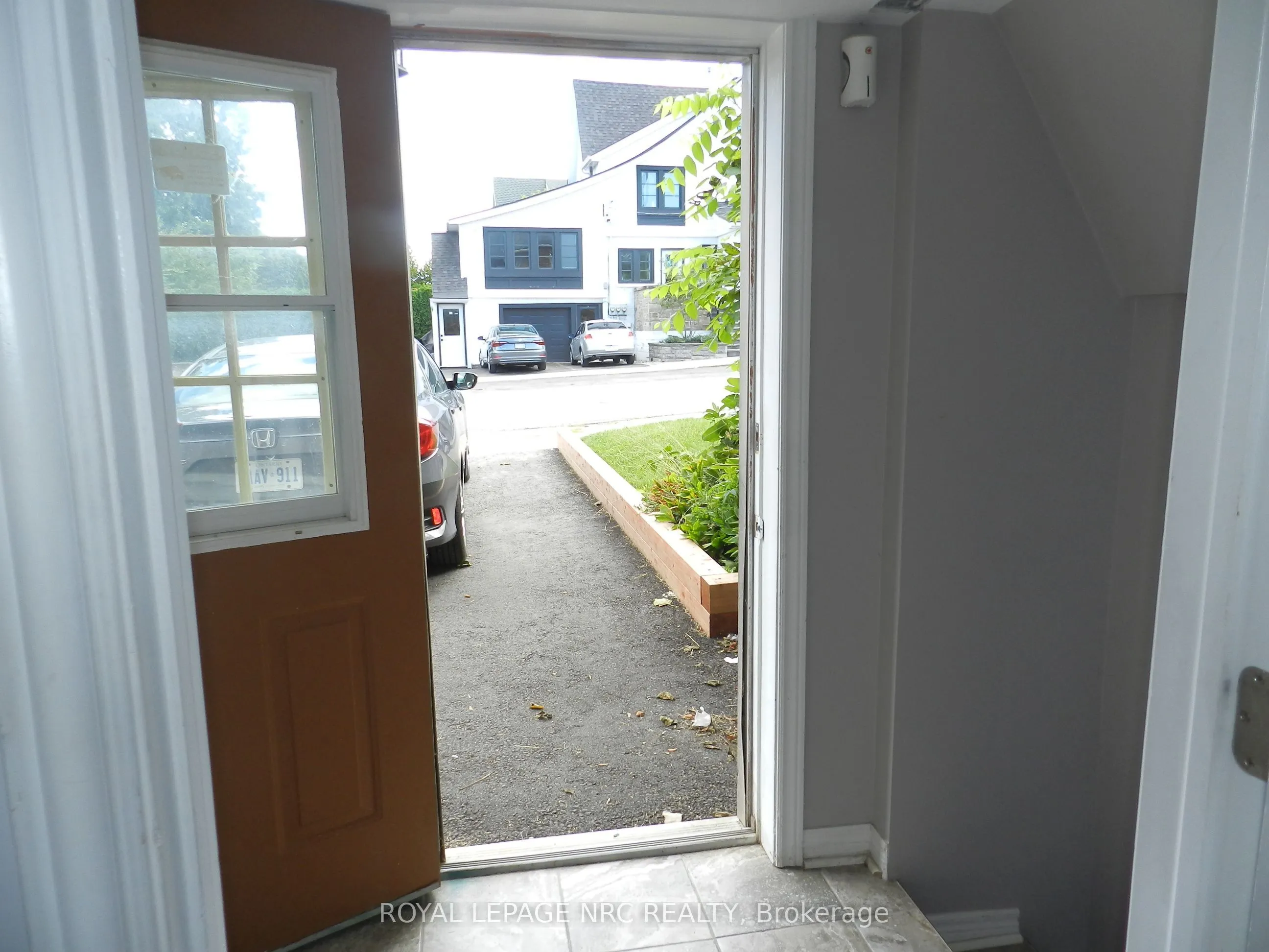 6891 Lundy's Lane, #Unit # 4