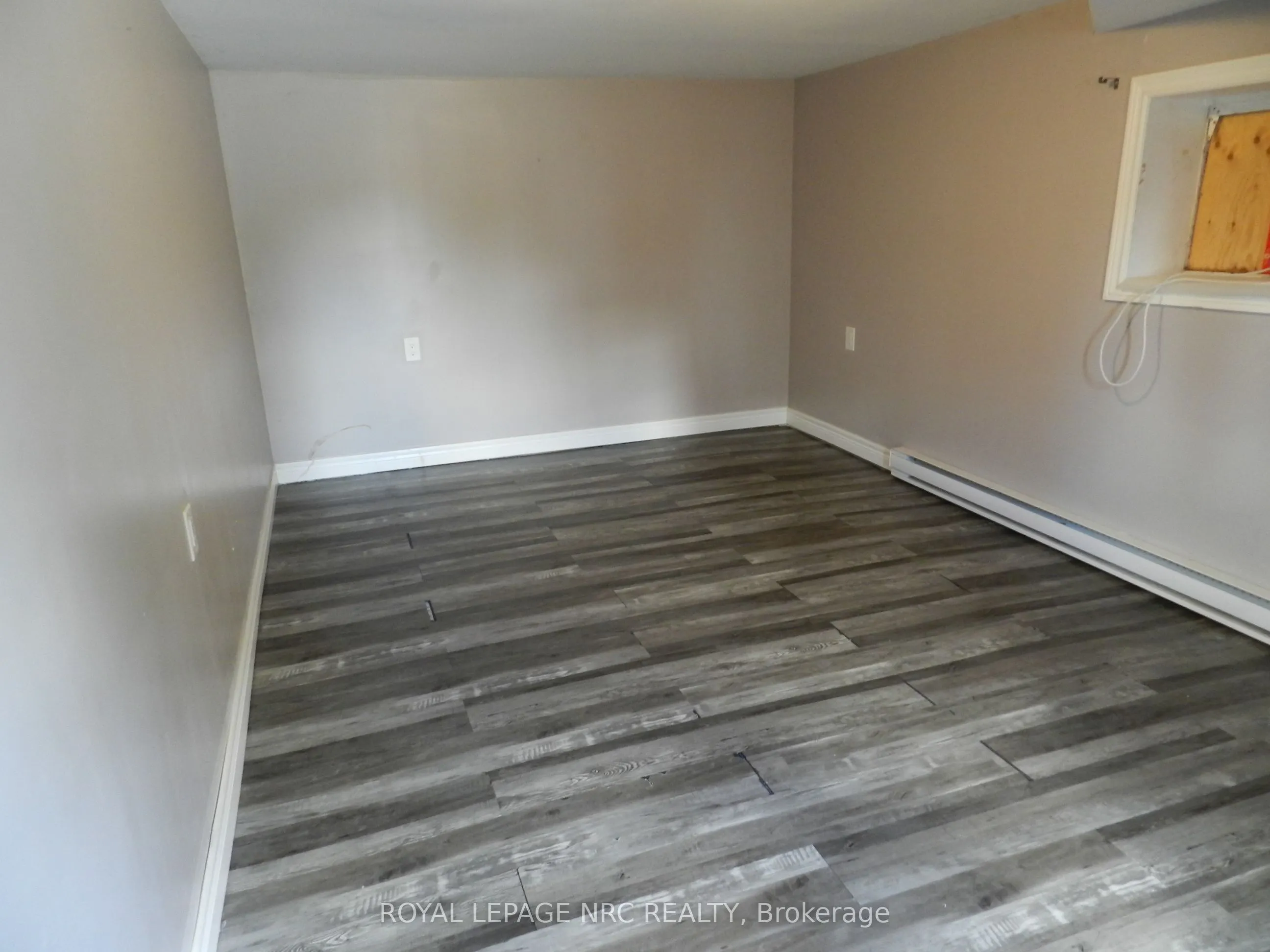 6891 Lundy's Lane, #Unit # 4