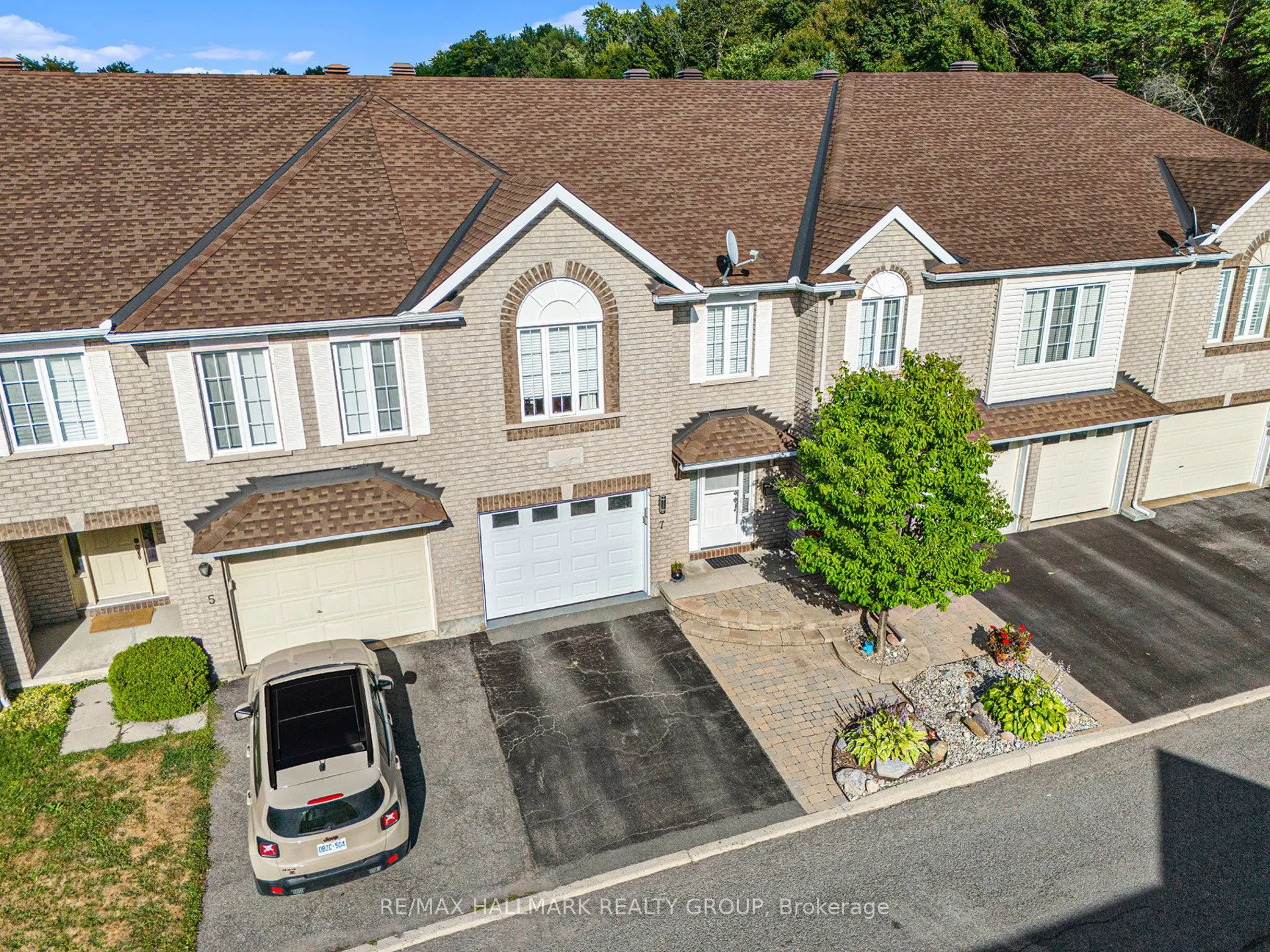 7 Maple Park Private