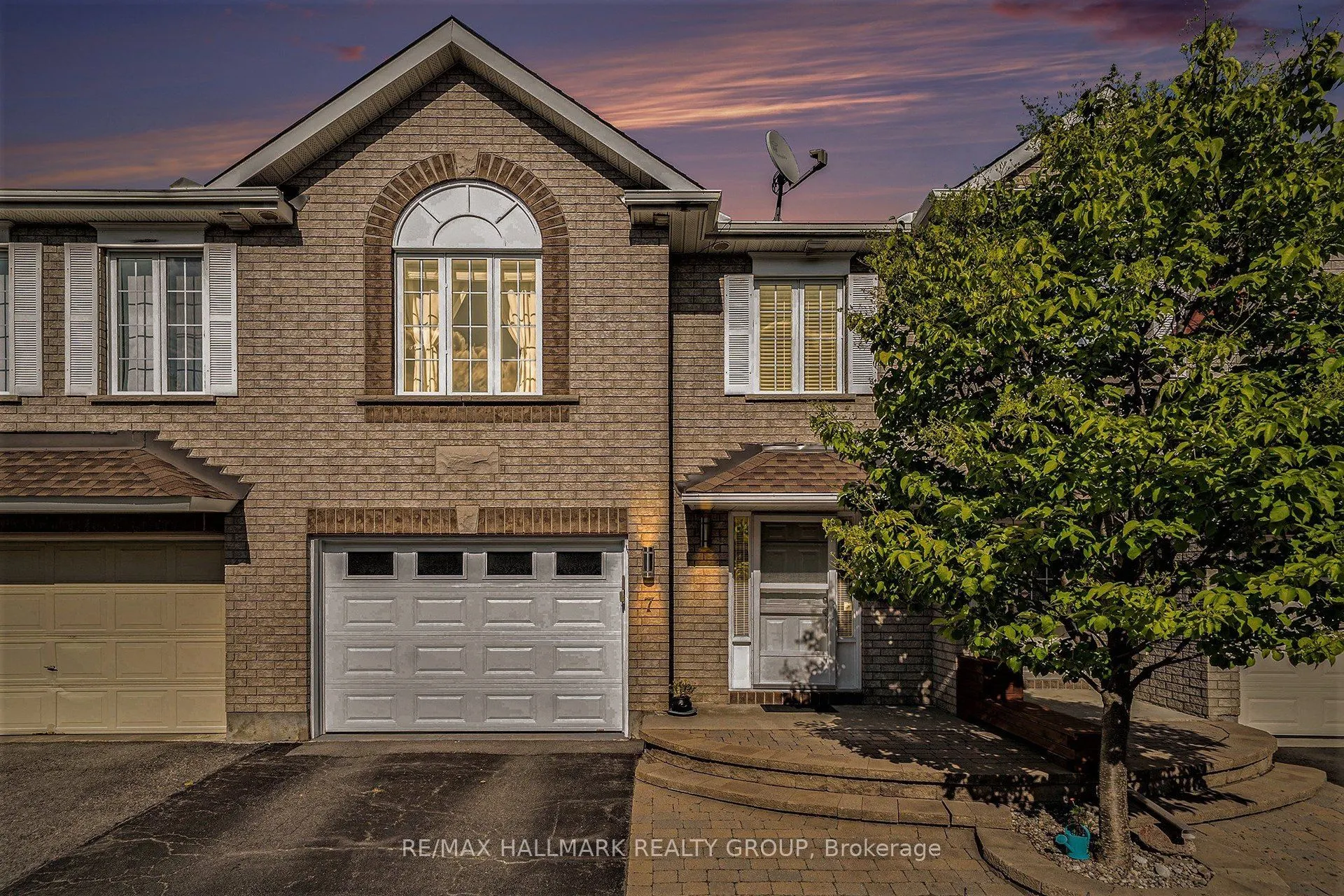 7 Maple Park Private