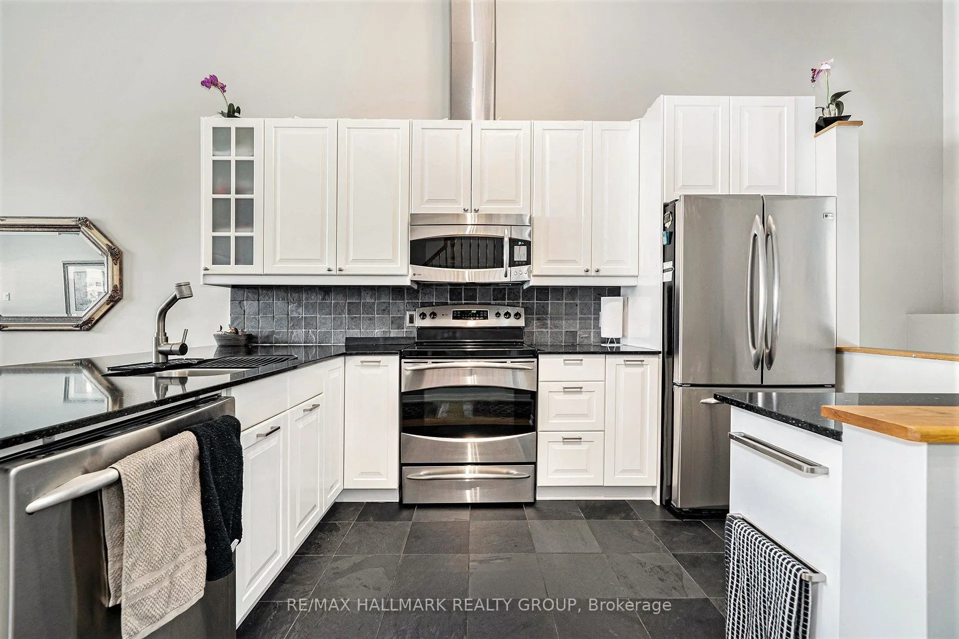 7 Maple Park Private
