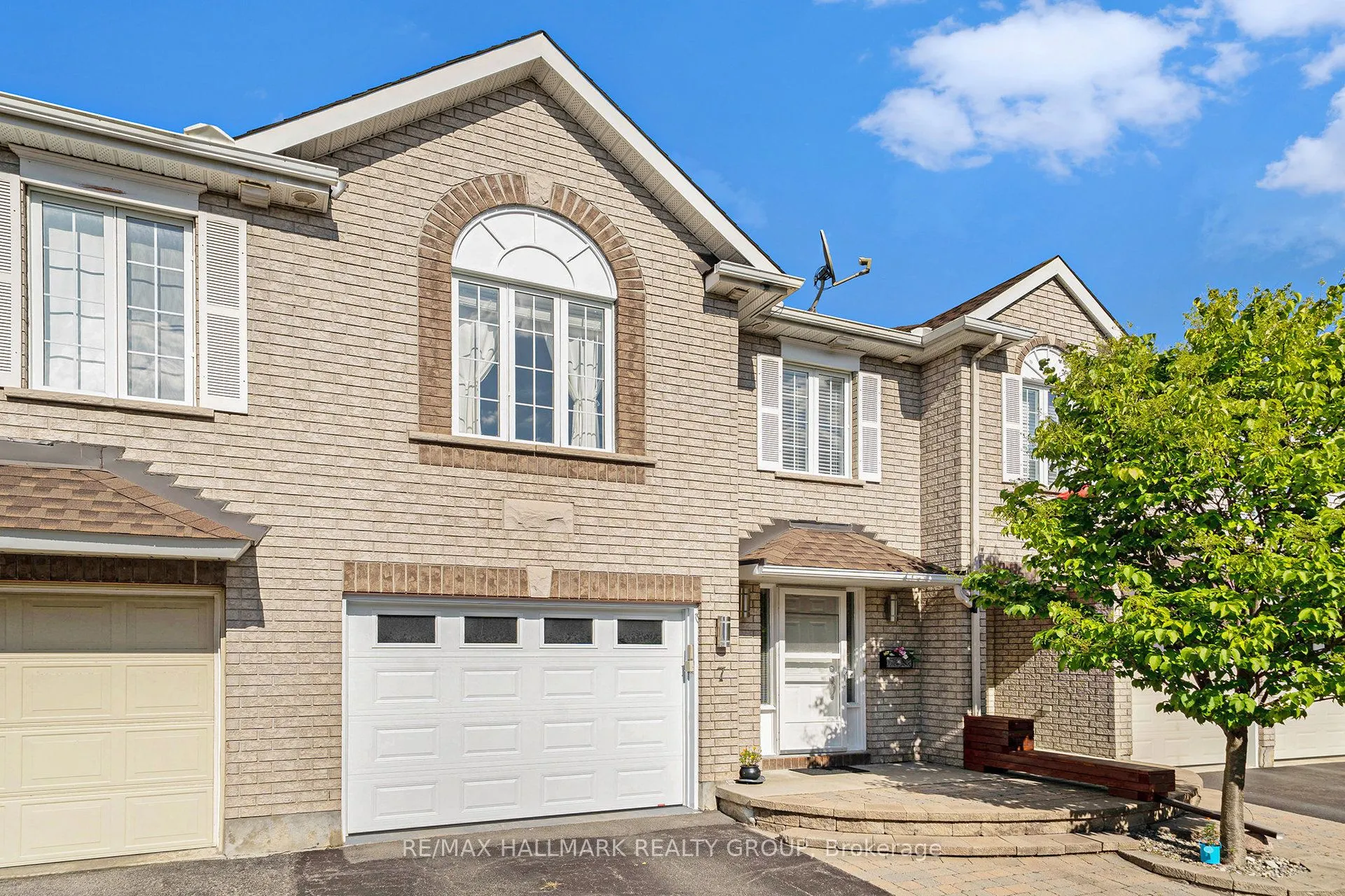 7 Maple Park Private
