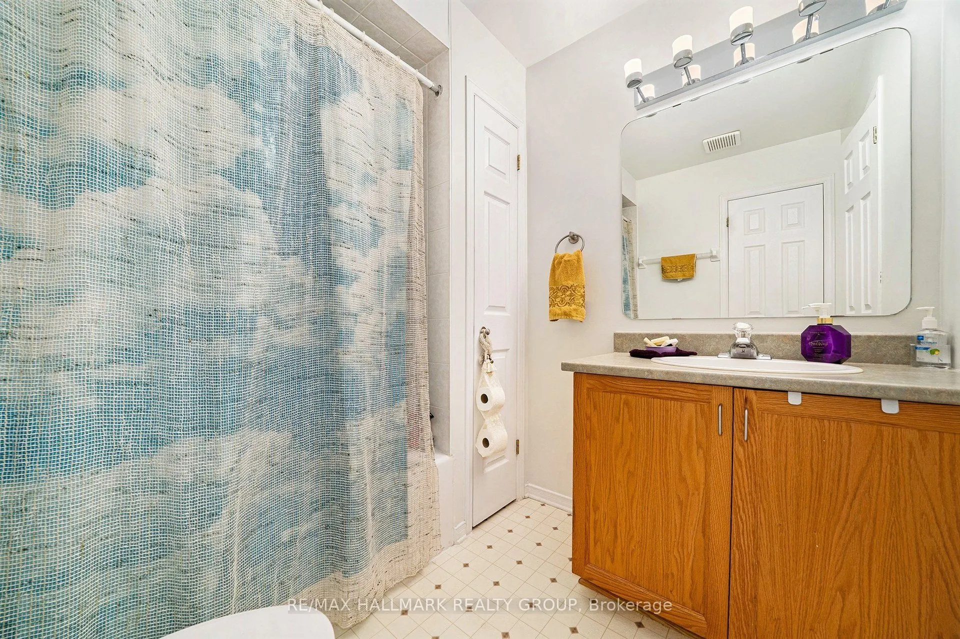 7 Maple Park Private