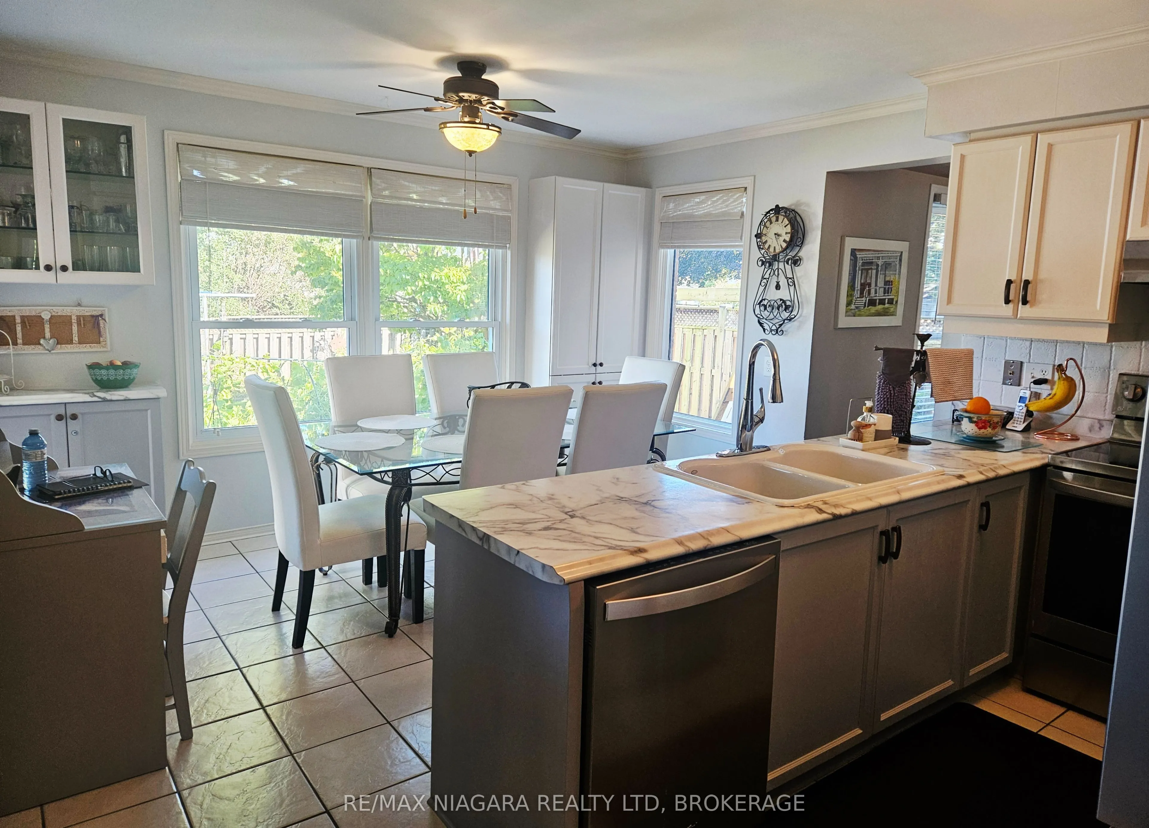 26 Strada Boulevard