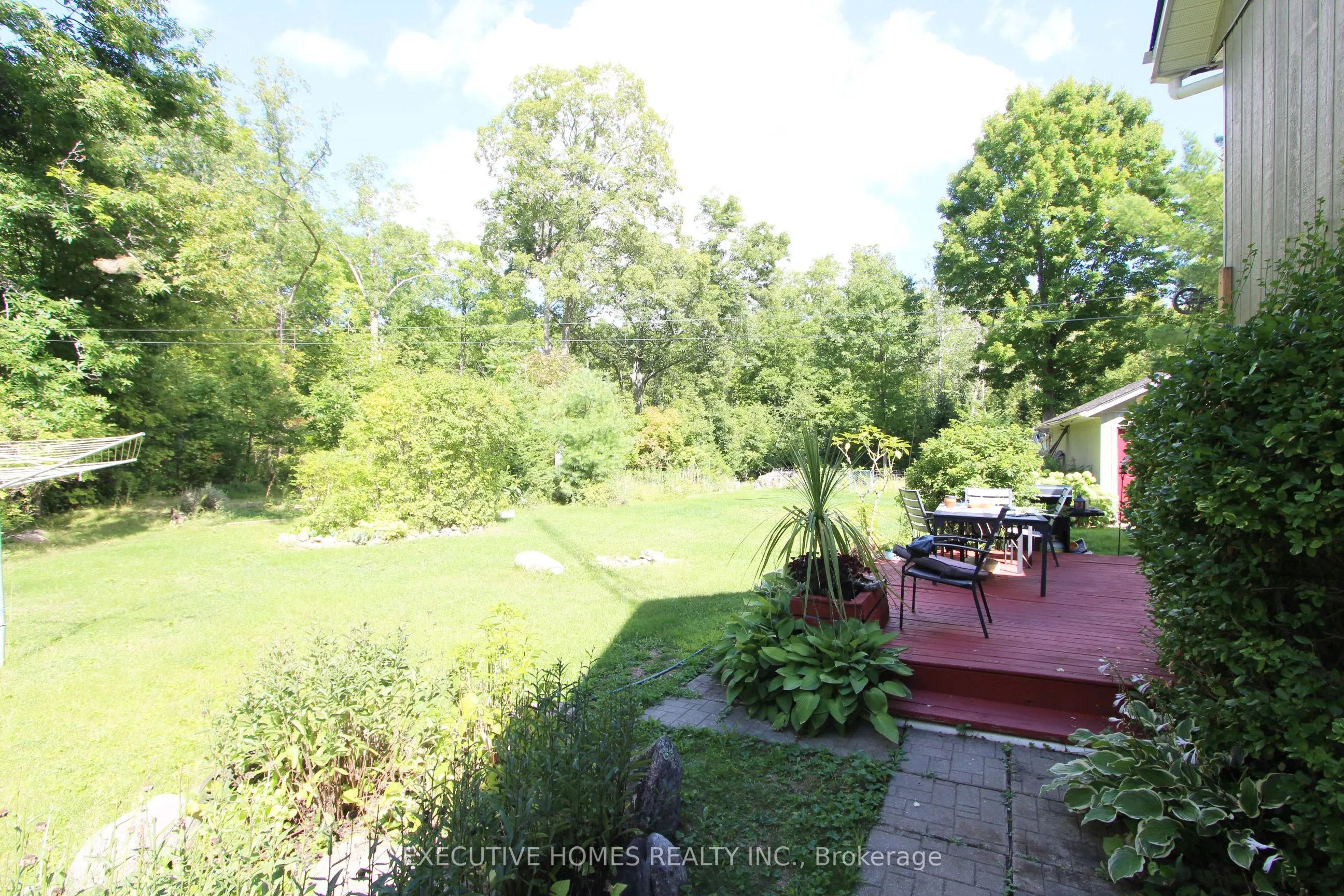 28 Woodlawn Drive