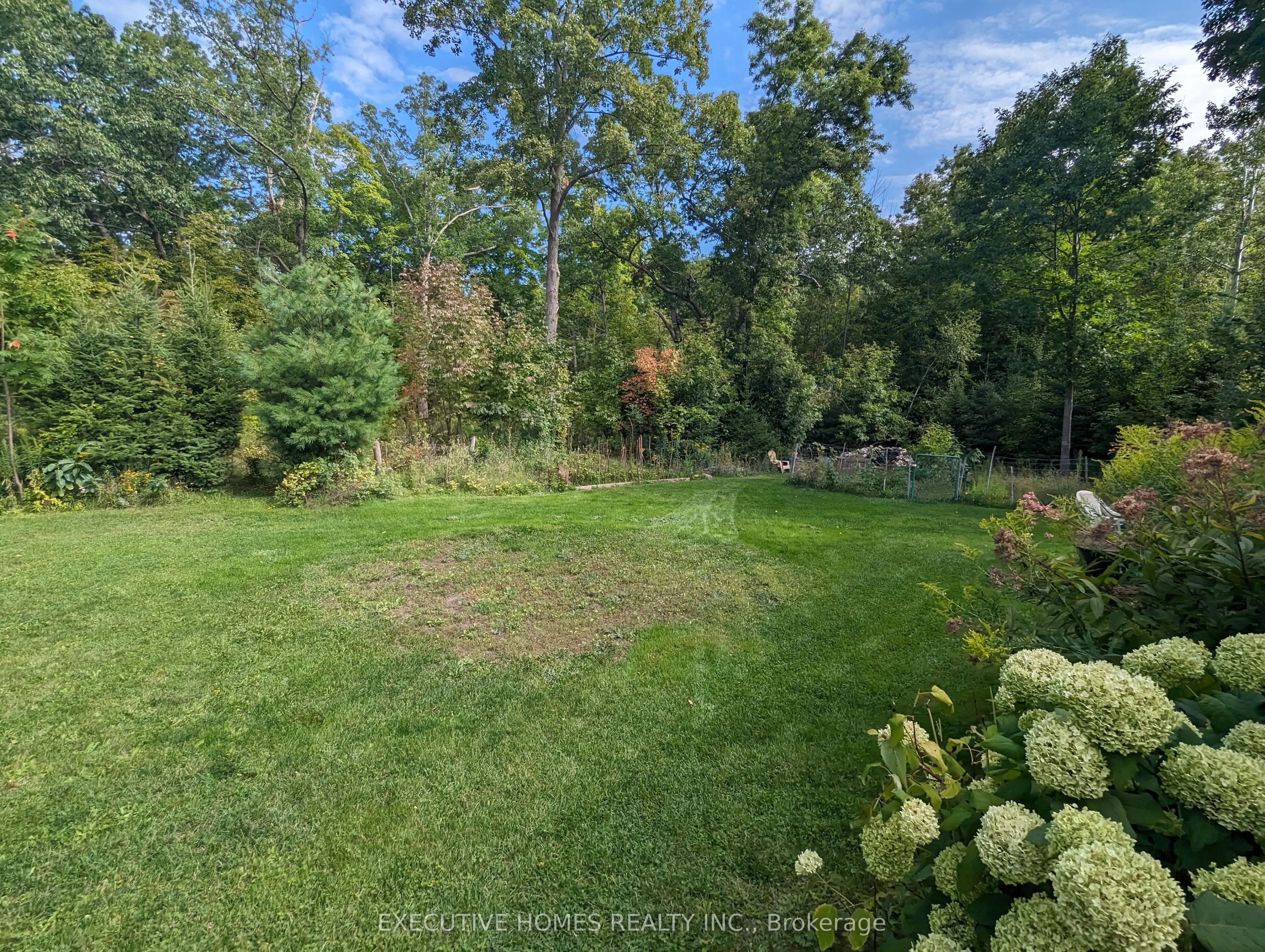 28 Woodlawn Drive