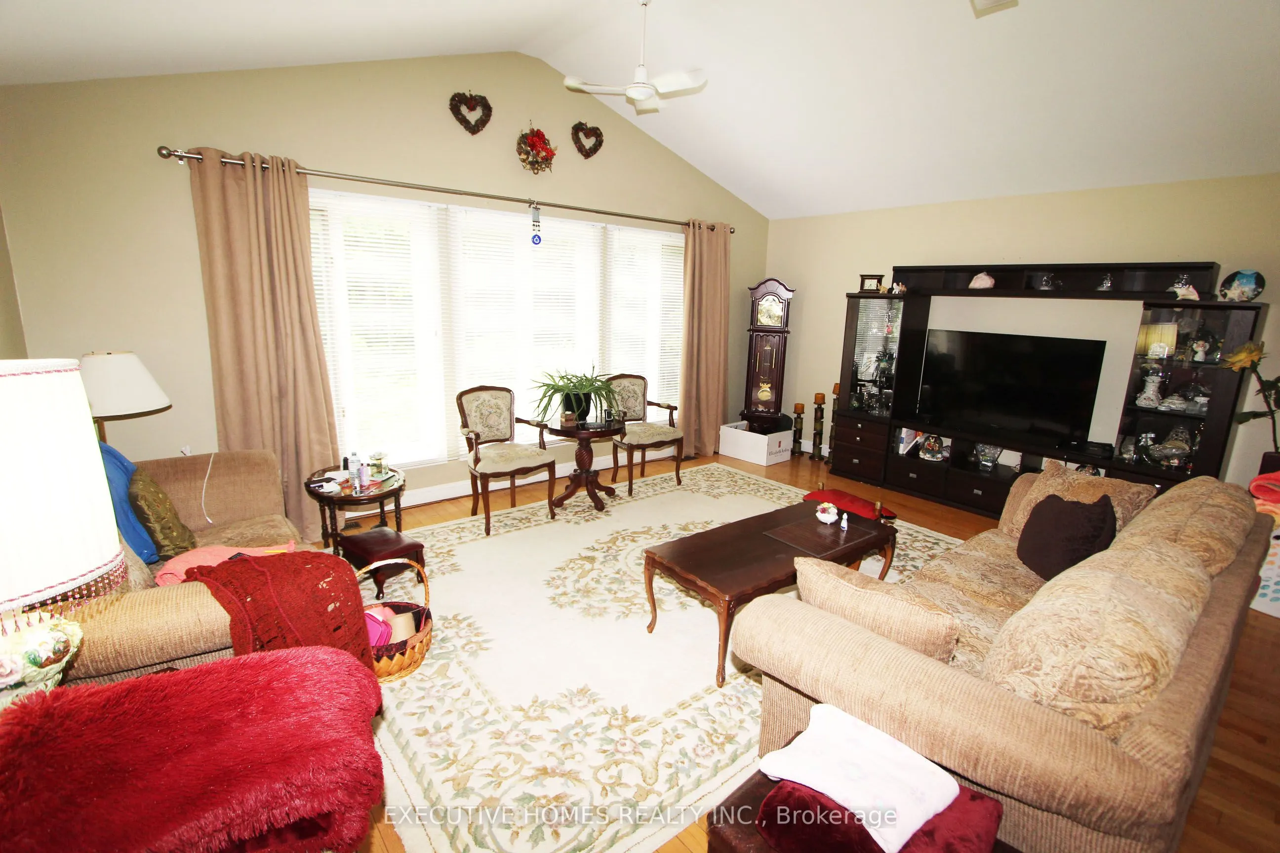 28 Woodlawn Drive