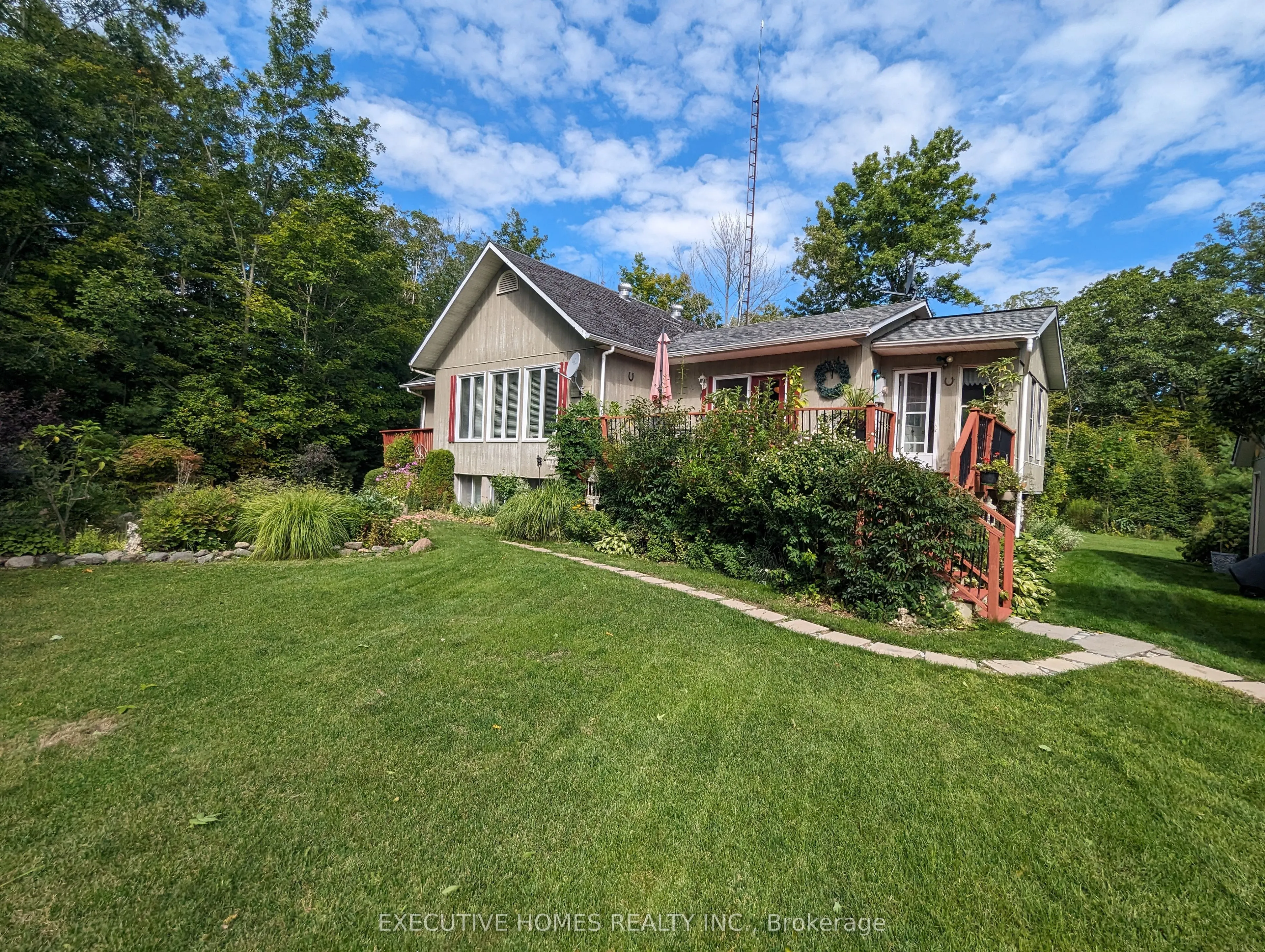 28 Woodlawn Drive