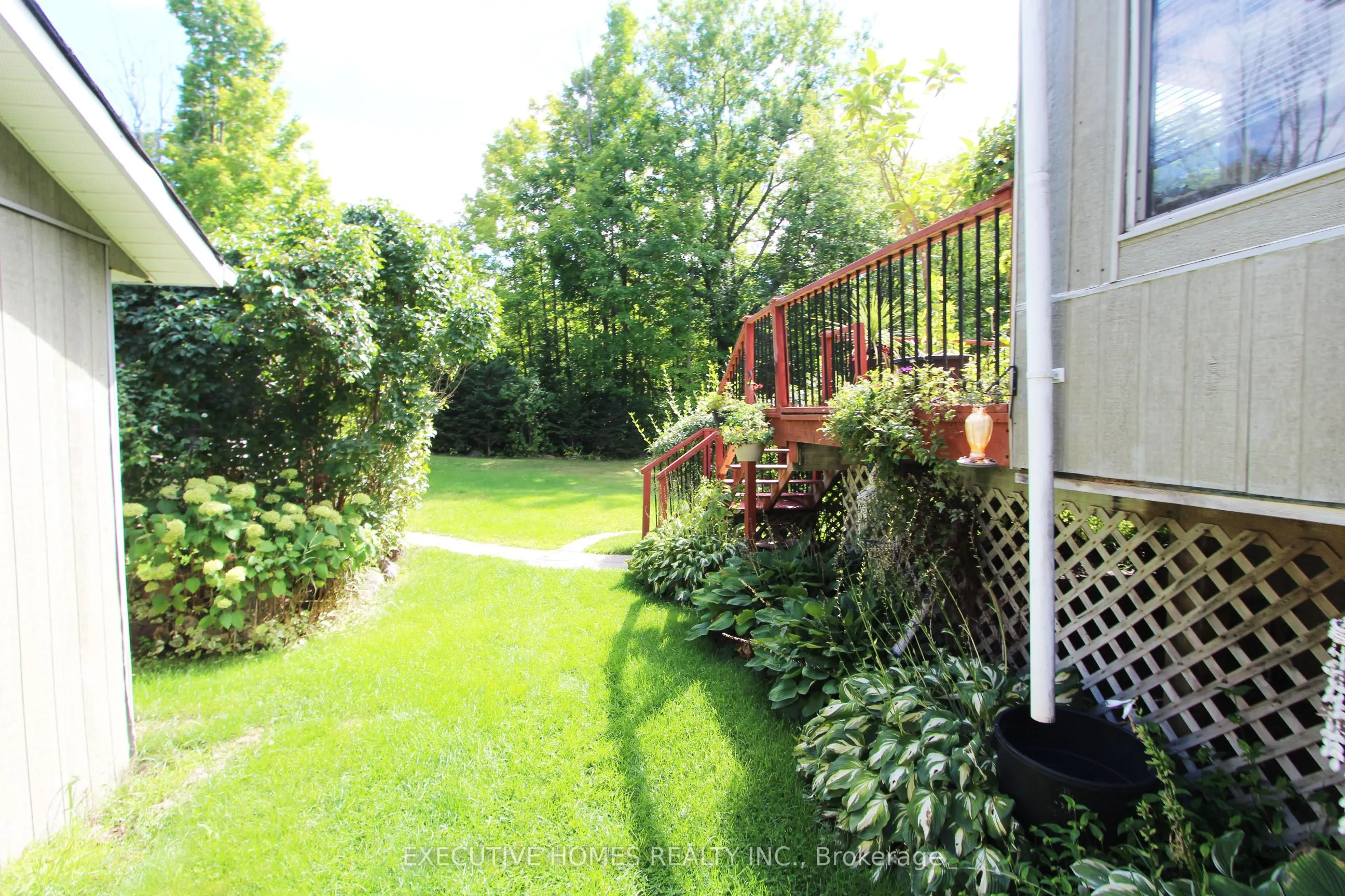 28 Woodlawn Drive