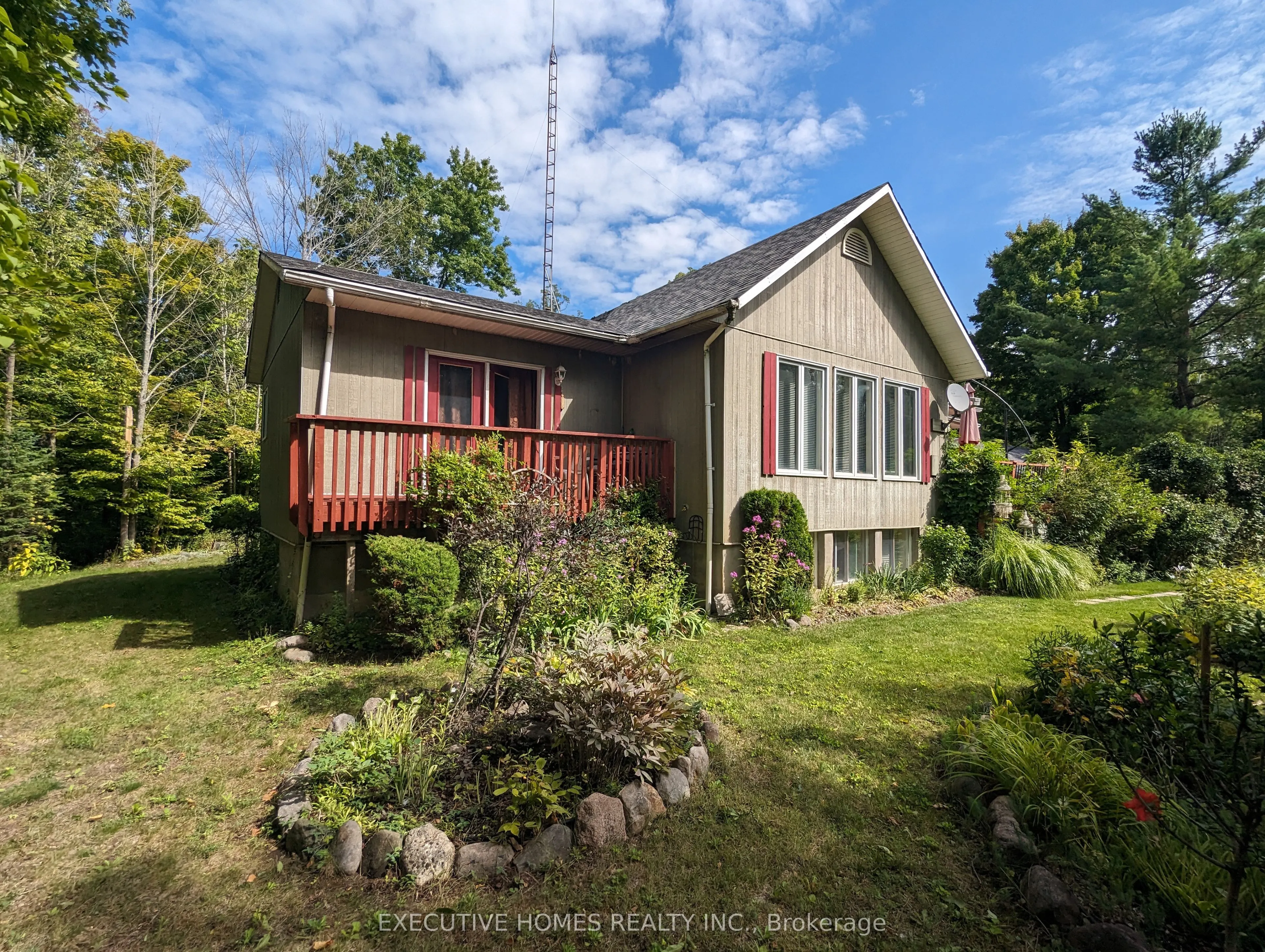 28 Woodlawn Drive