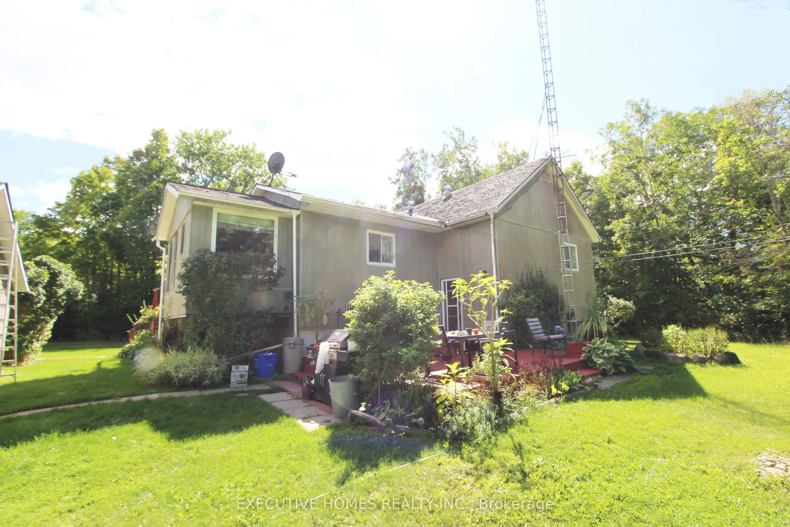28 Woodlawn Drive