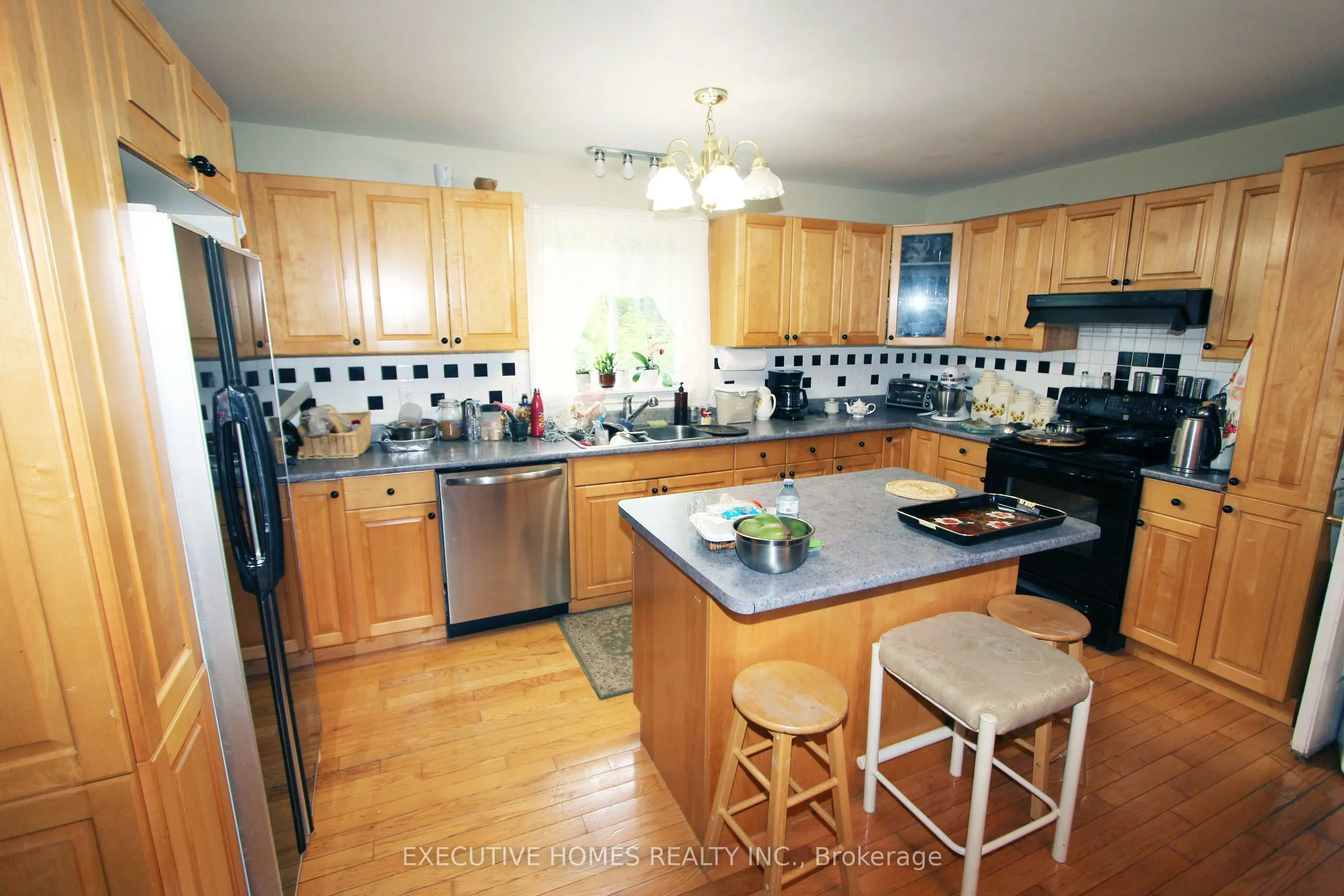 28 Woodlawn Drive