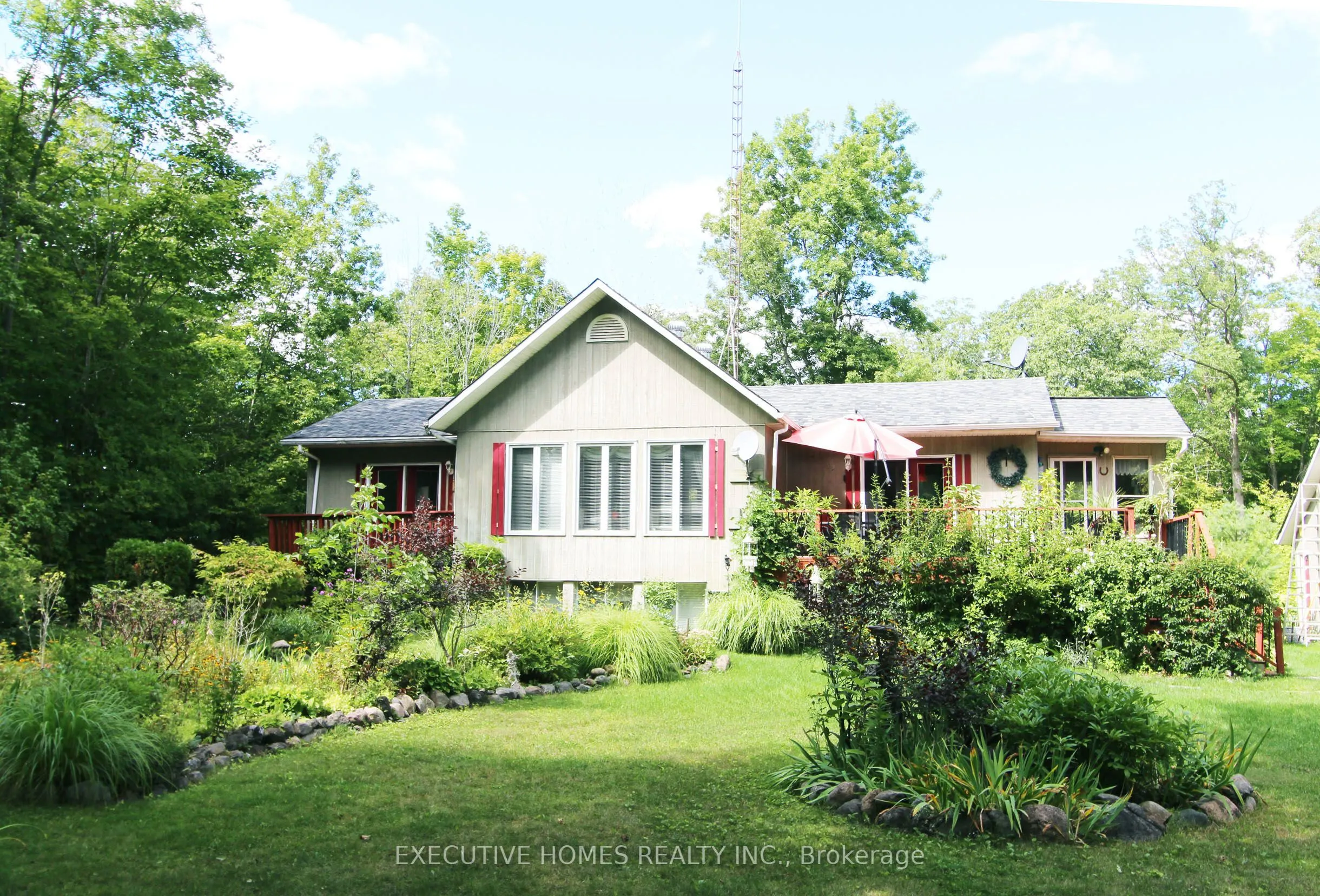 28 Woodlawn Drive
