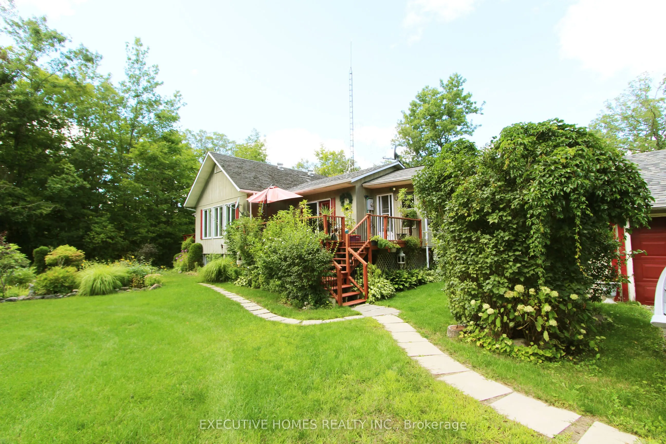 28 Woodlawn Drive
