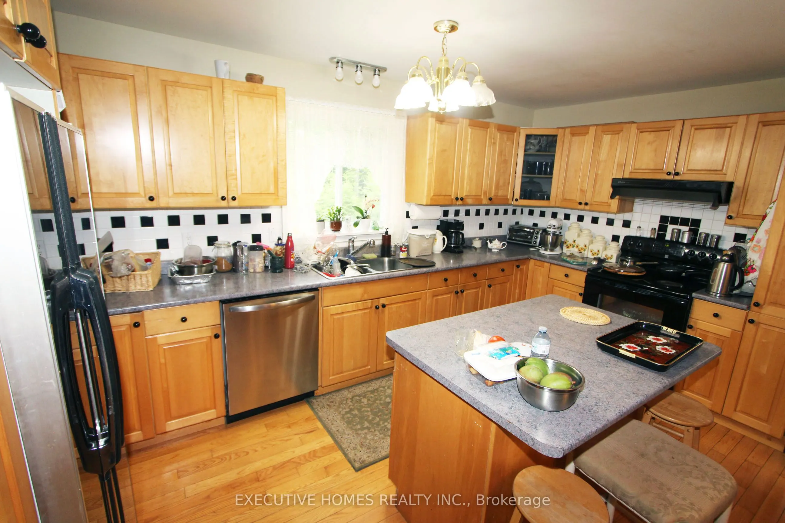 28 Woodlawn Drive