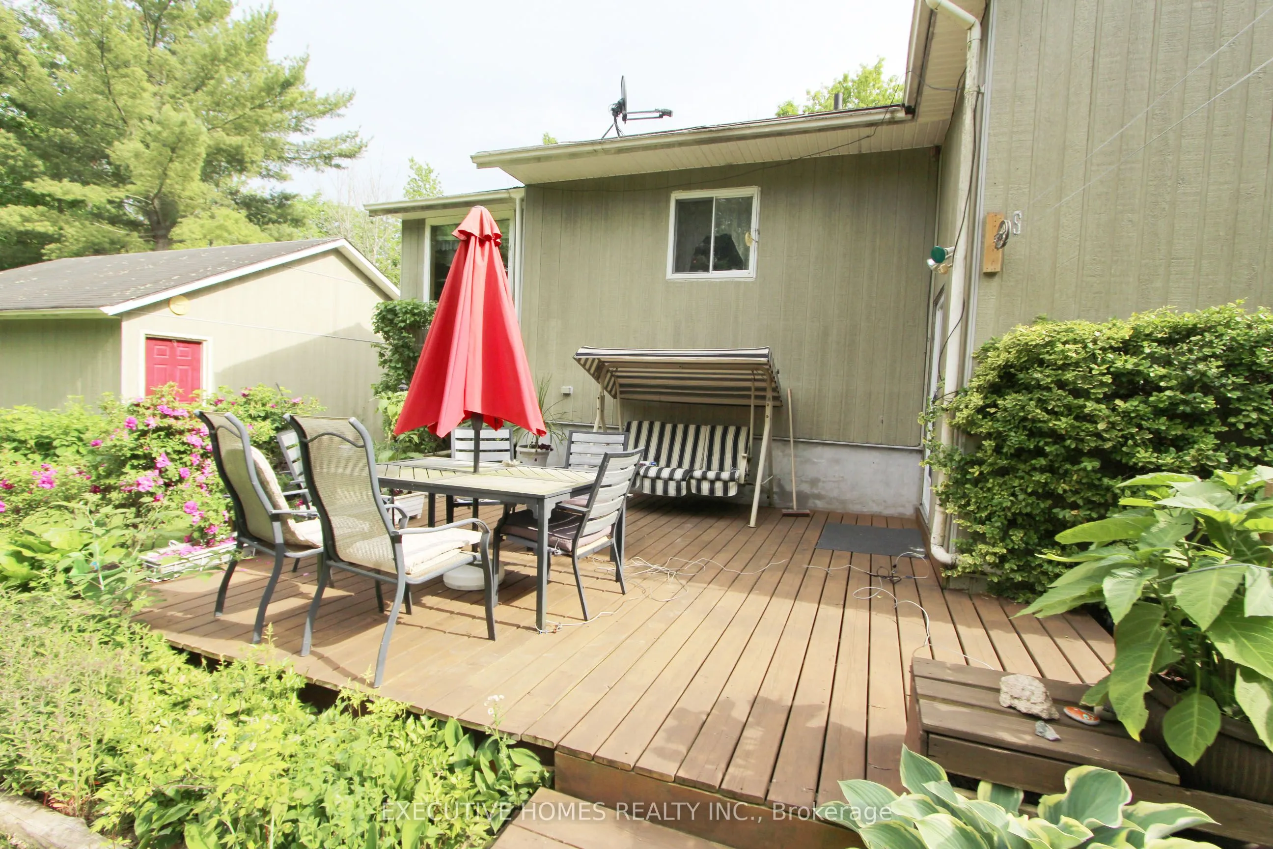 28 Woodlawn Drive