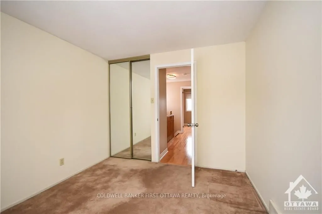 1883 DES PRAIRIES Avenue