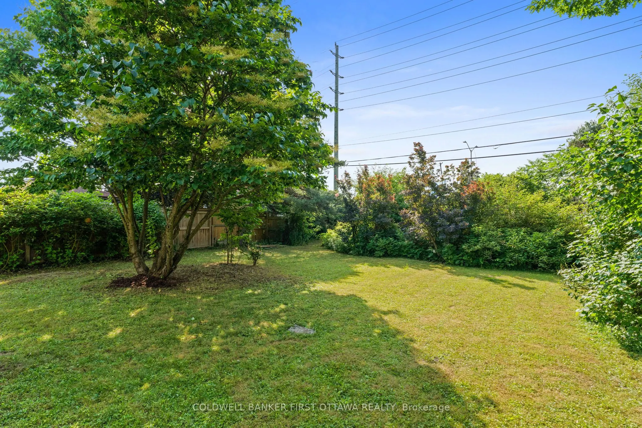 1883 DES PRAIRIES Avenue