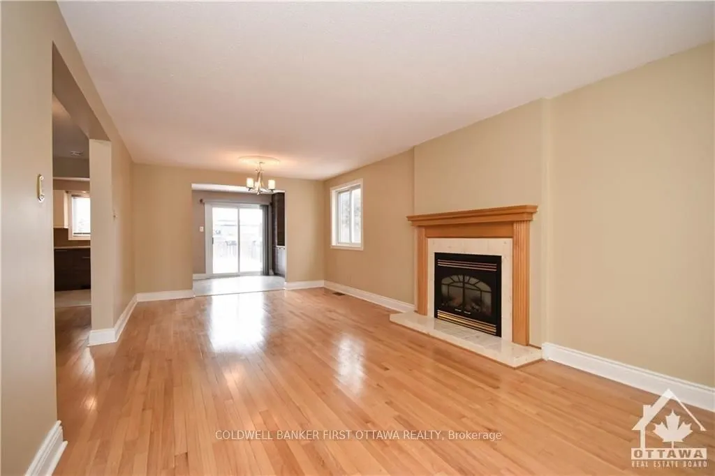 1883 DES PRAIRIES Avenue