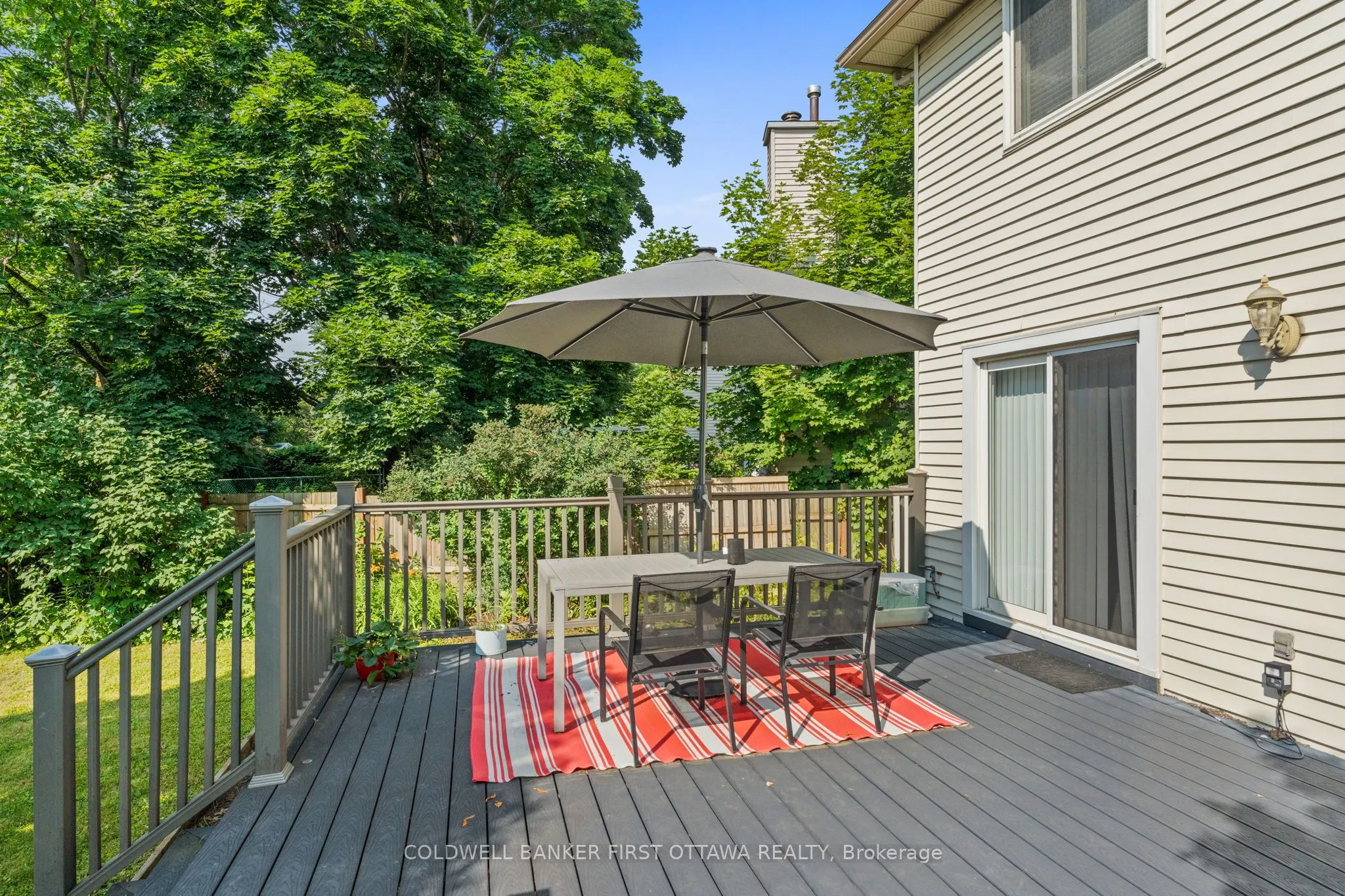 1883 DES PRAIRIES Avenue