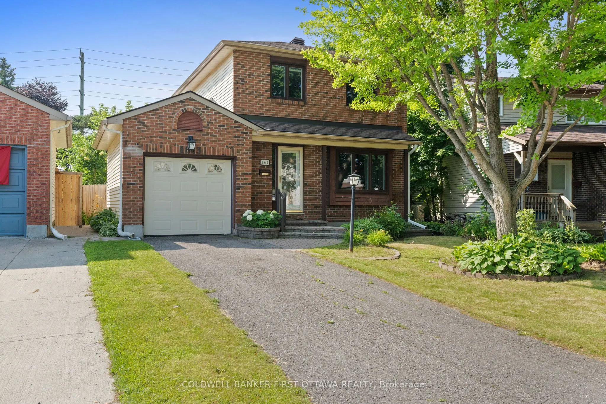 1883 DES PRAIRIES Avenue