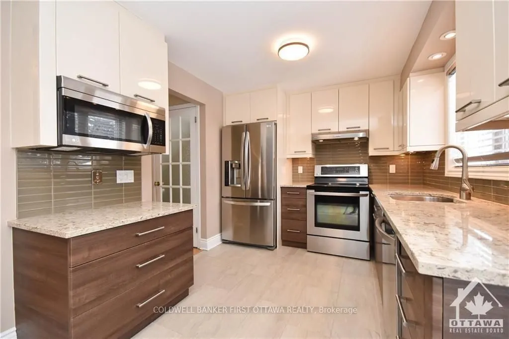 1883 DES PRAIRIES Avenue