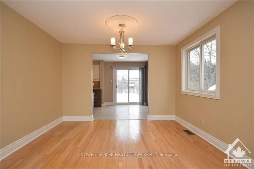 1883 DES PRAIRIES Avenue