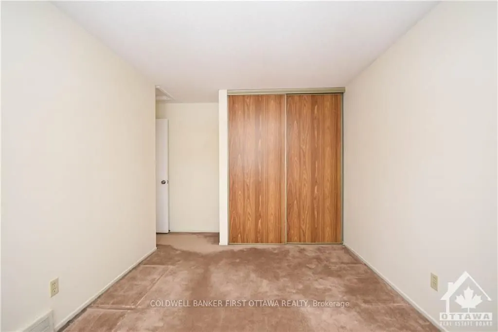 1883 DES PRAIRIES Avenue