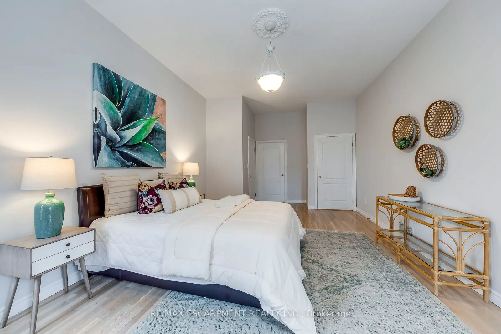 39 Thoroughbred Boulevard