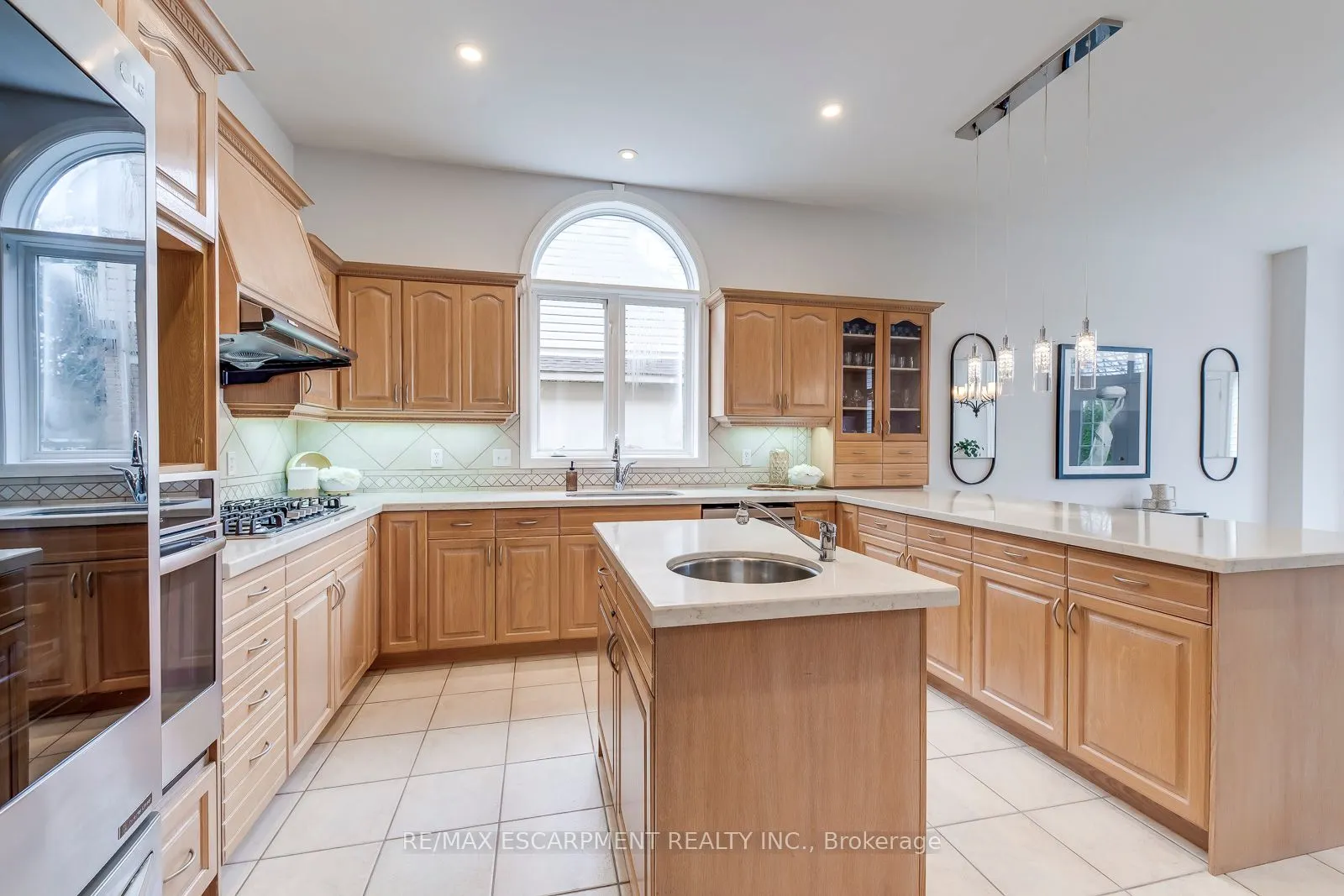 39 Thoroughbred Boulevard