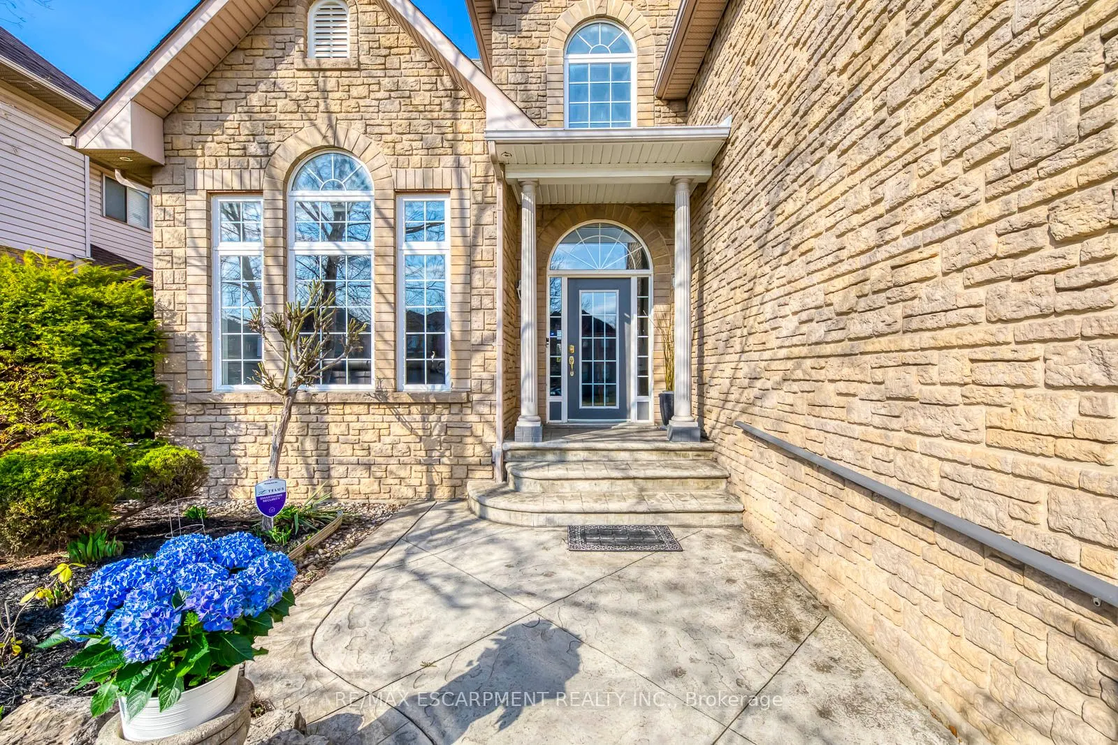 39 Thoroughbred Boulevard
