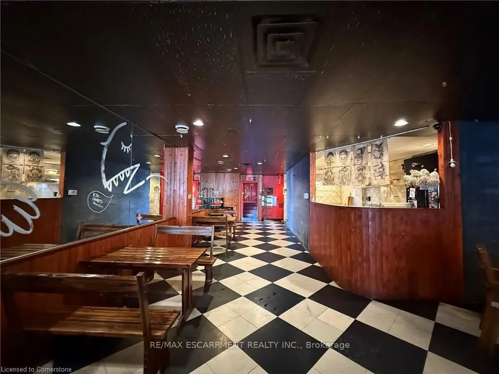 11 Walnut Street S
