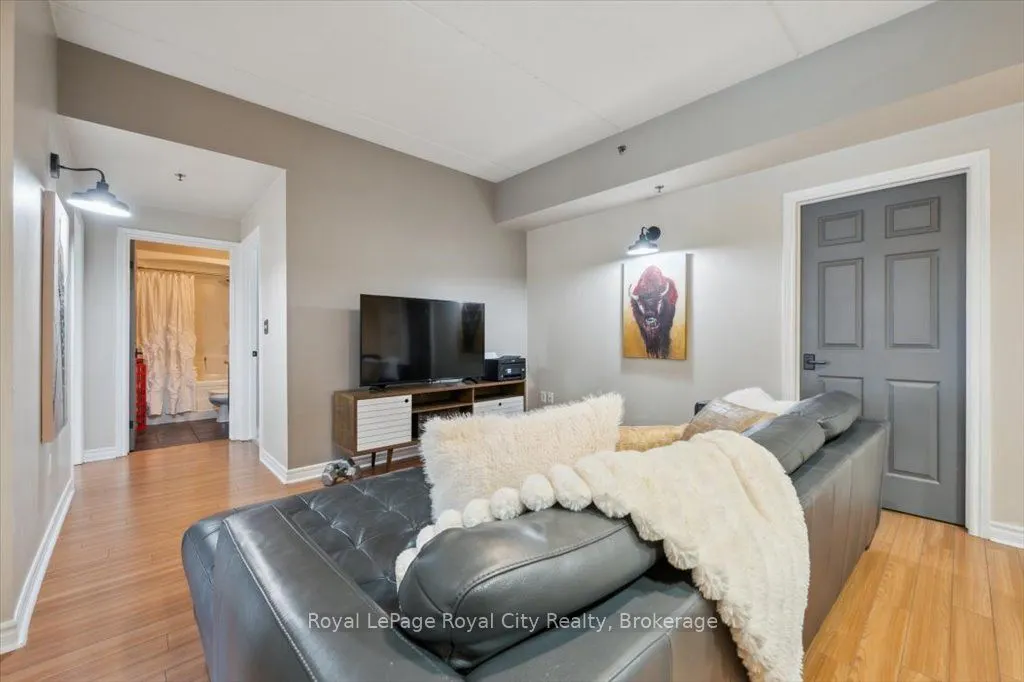 308 Watson Parkway N, #101
