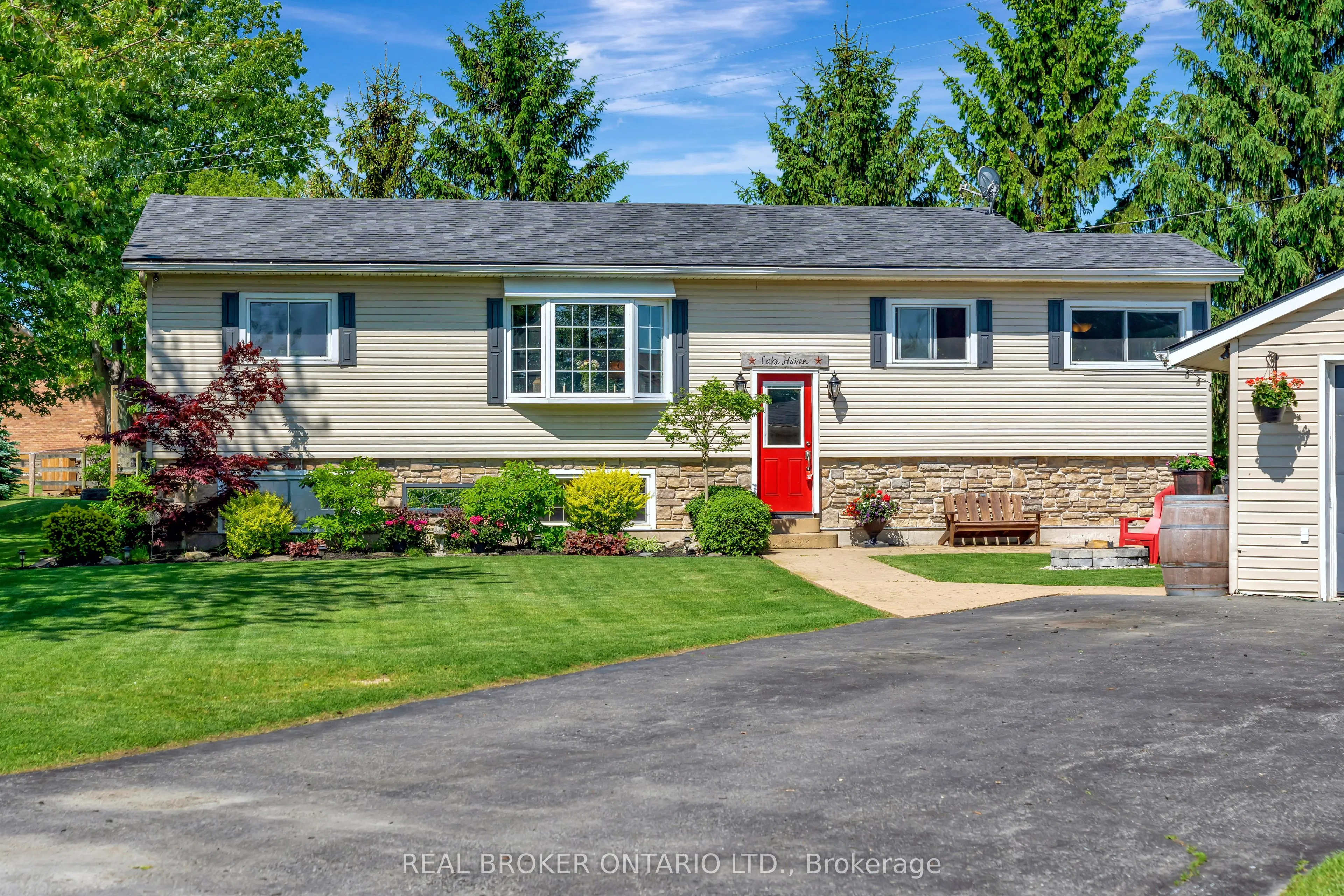 1697 Lakeshore Road