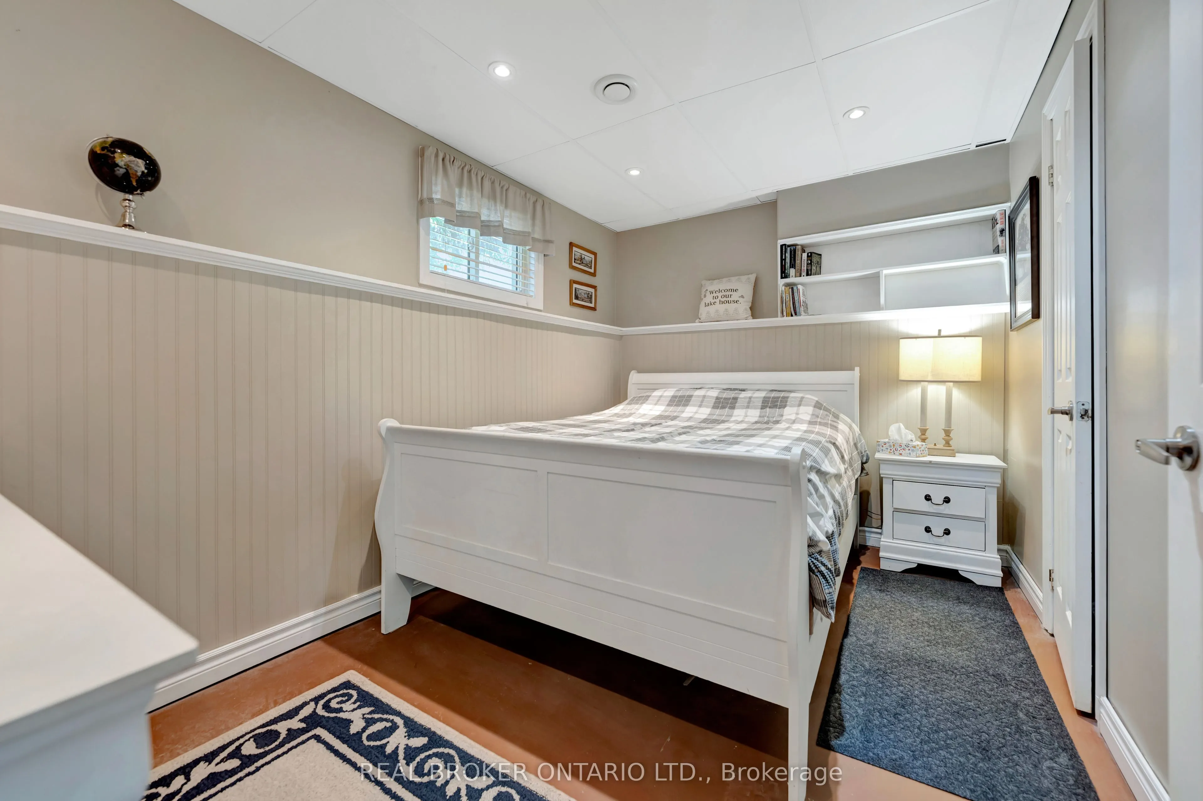 1697 Lakeshore Road