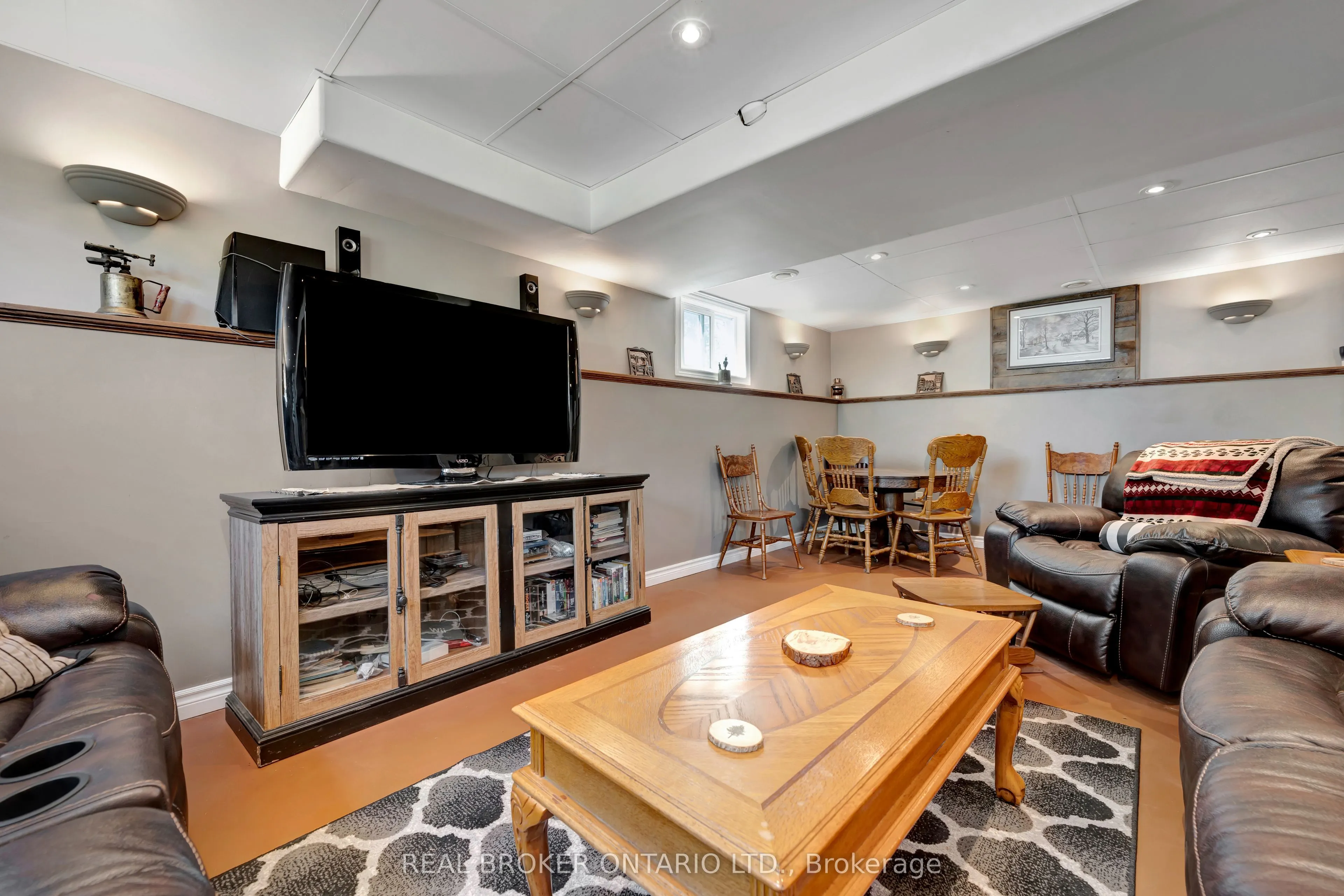 1697 Lakeshore Road