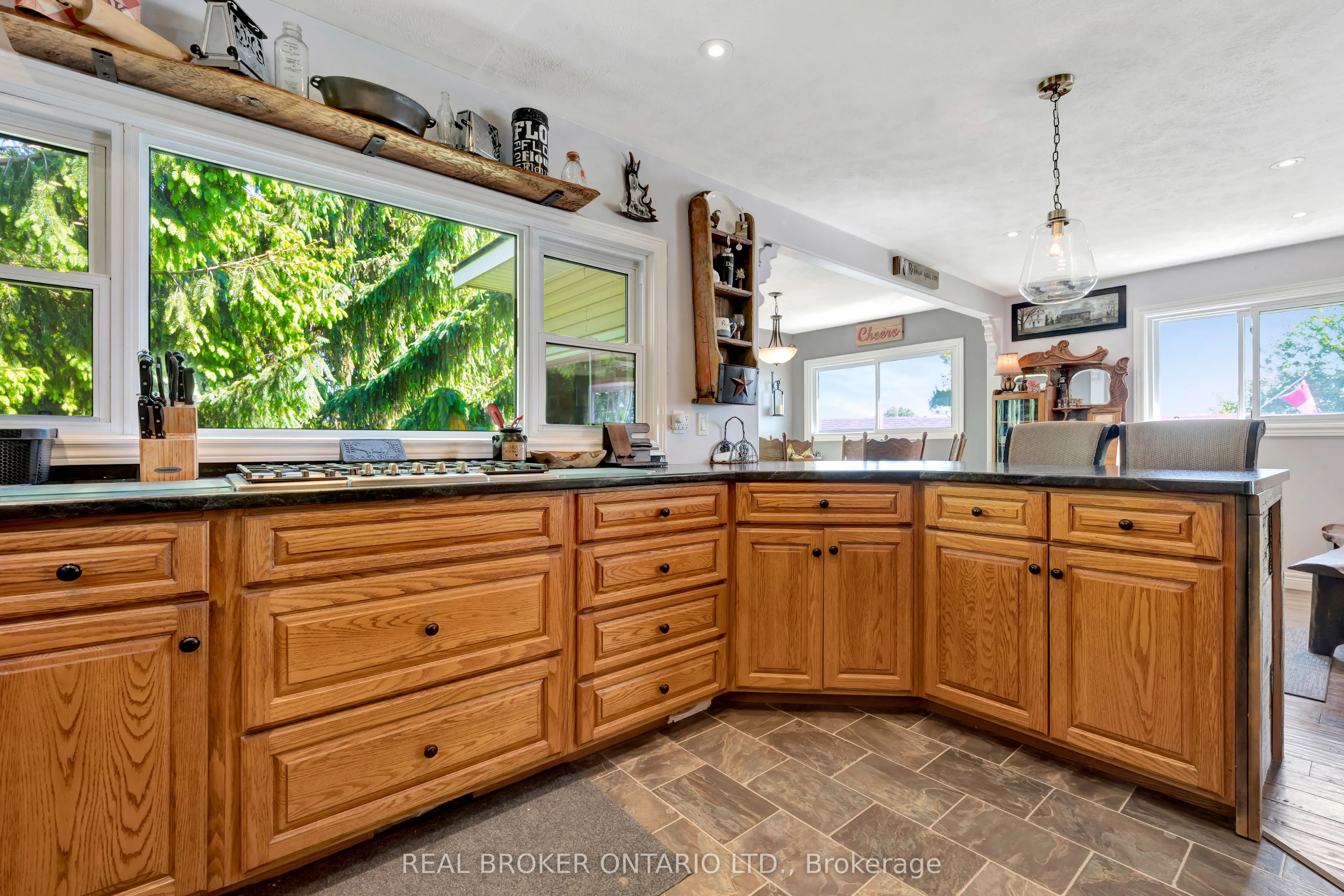 1697 Lakeshore Road