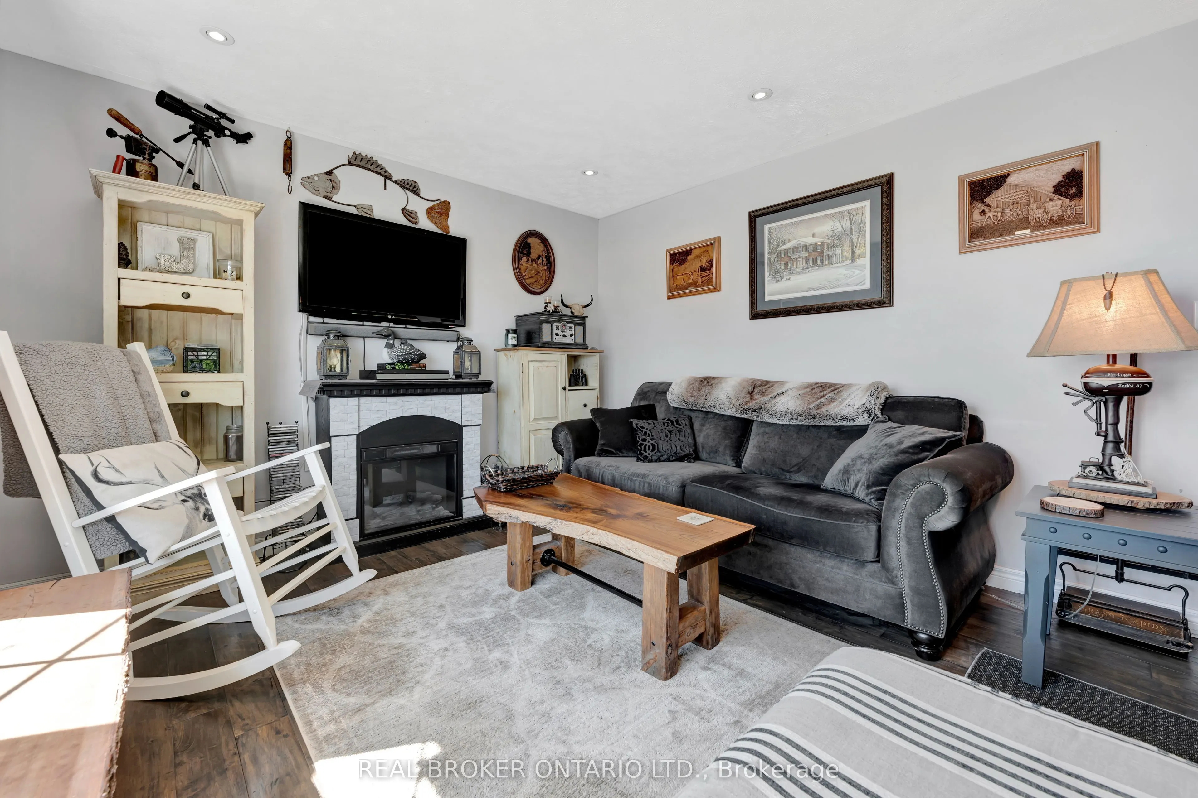 1697 Lakeshore Road