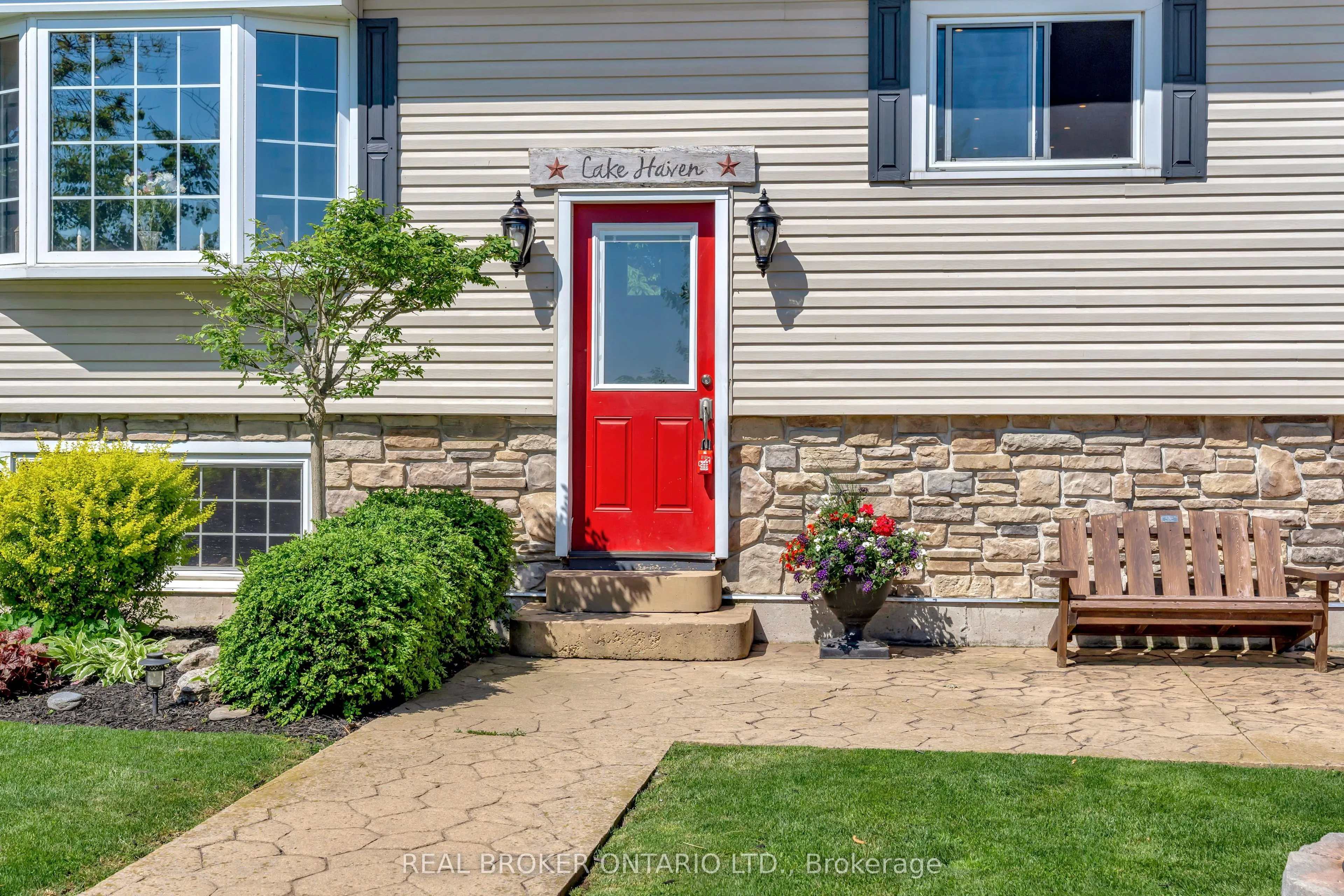 1697 Lakeshore Road