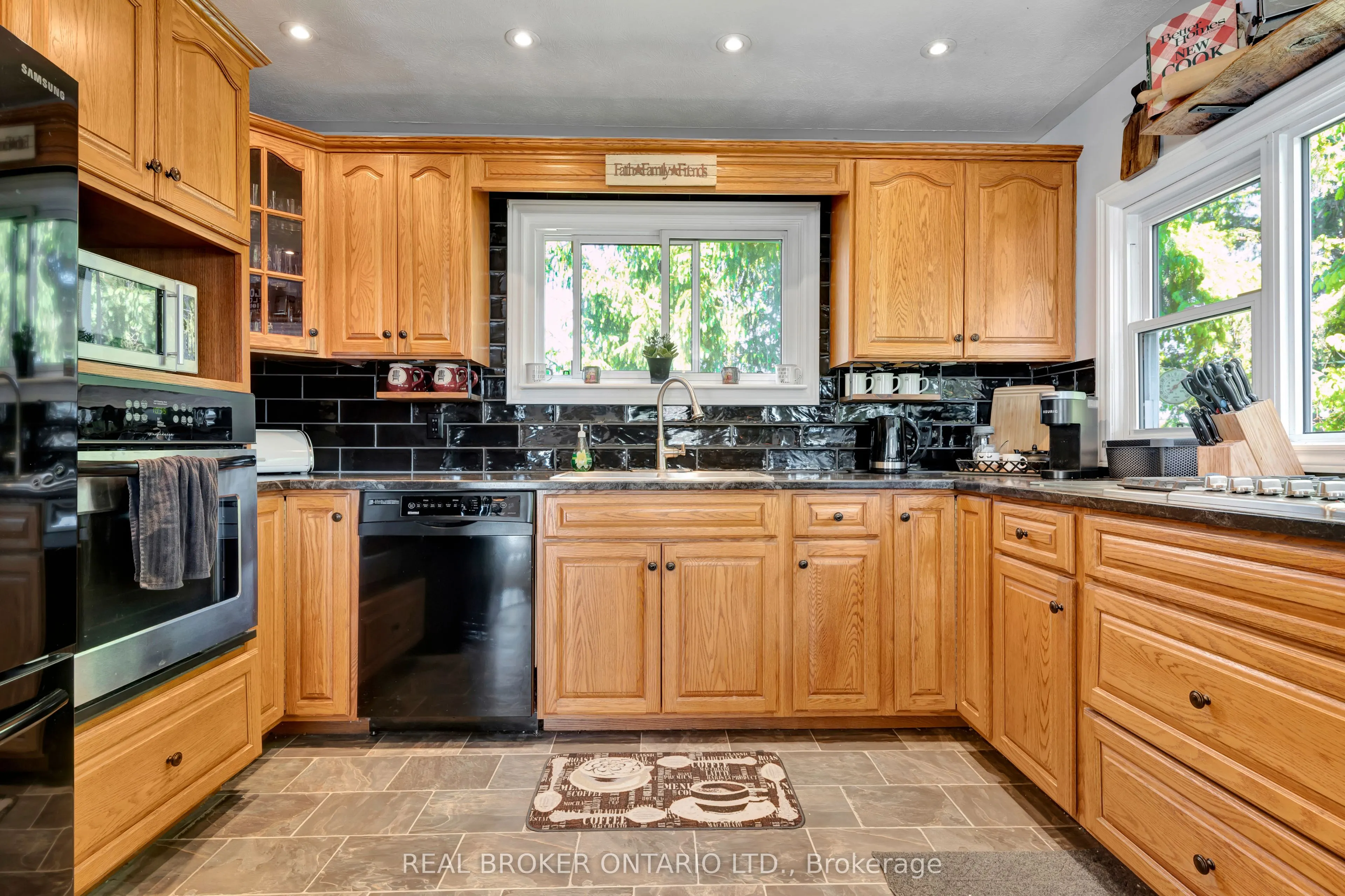 1697 Lakeshore Road