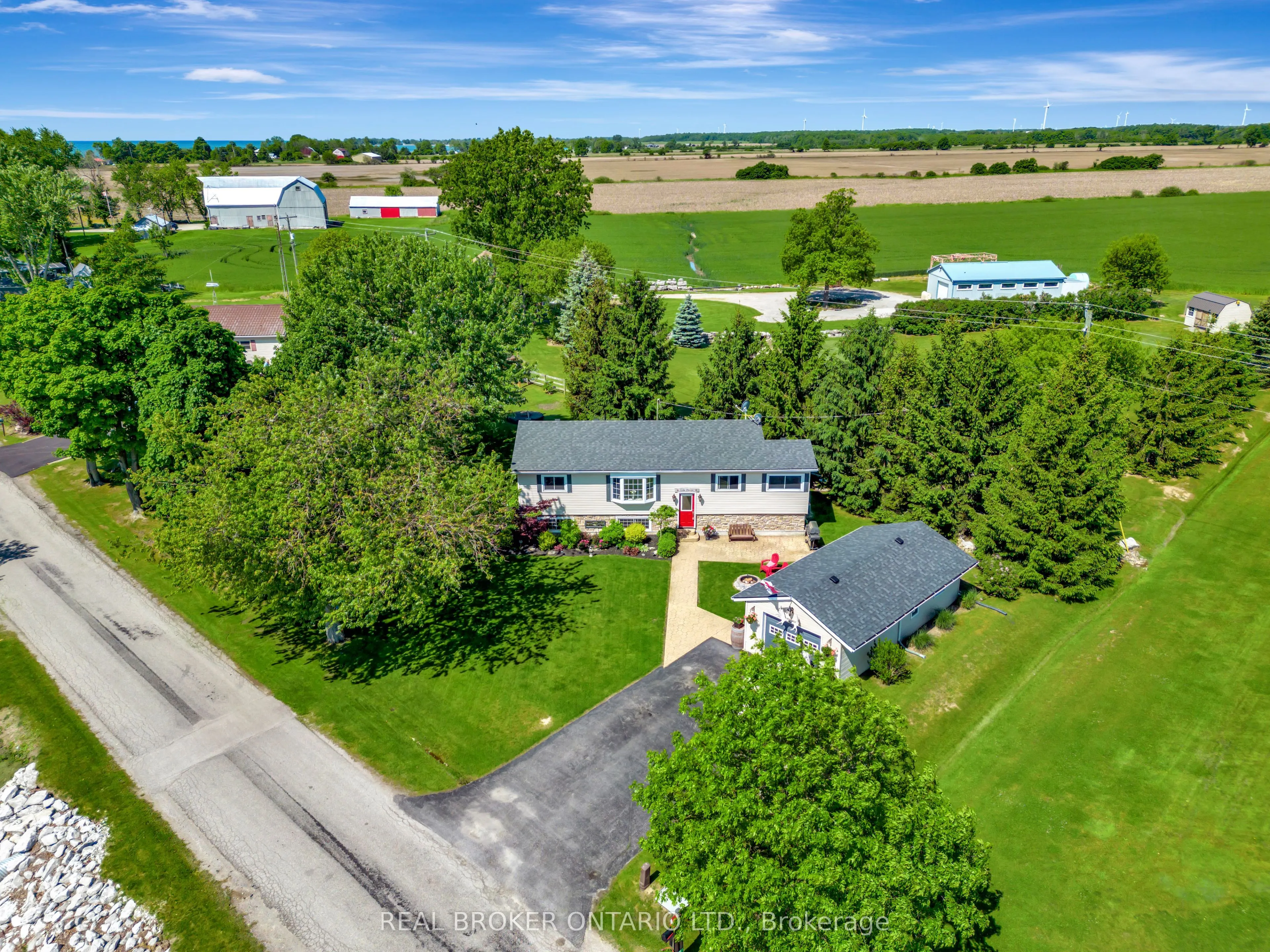 1697 Lakeshore Road