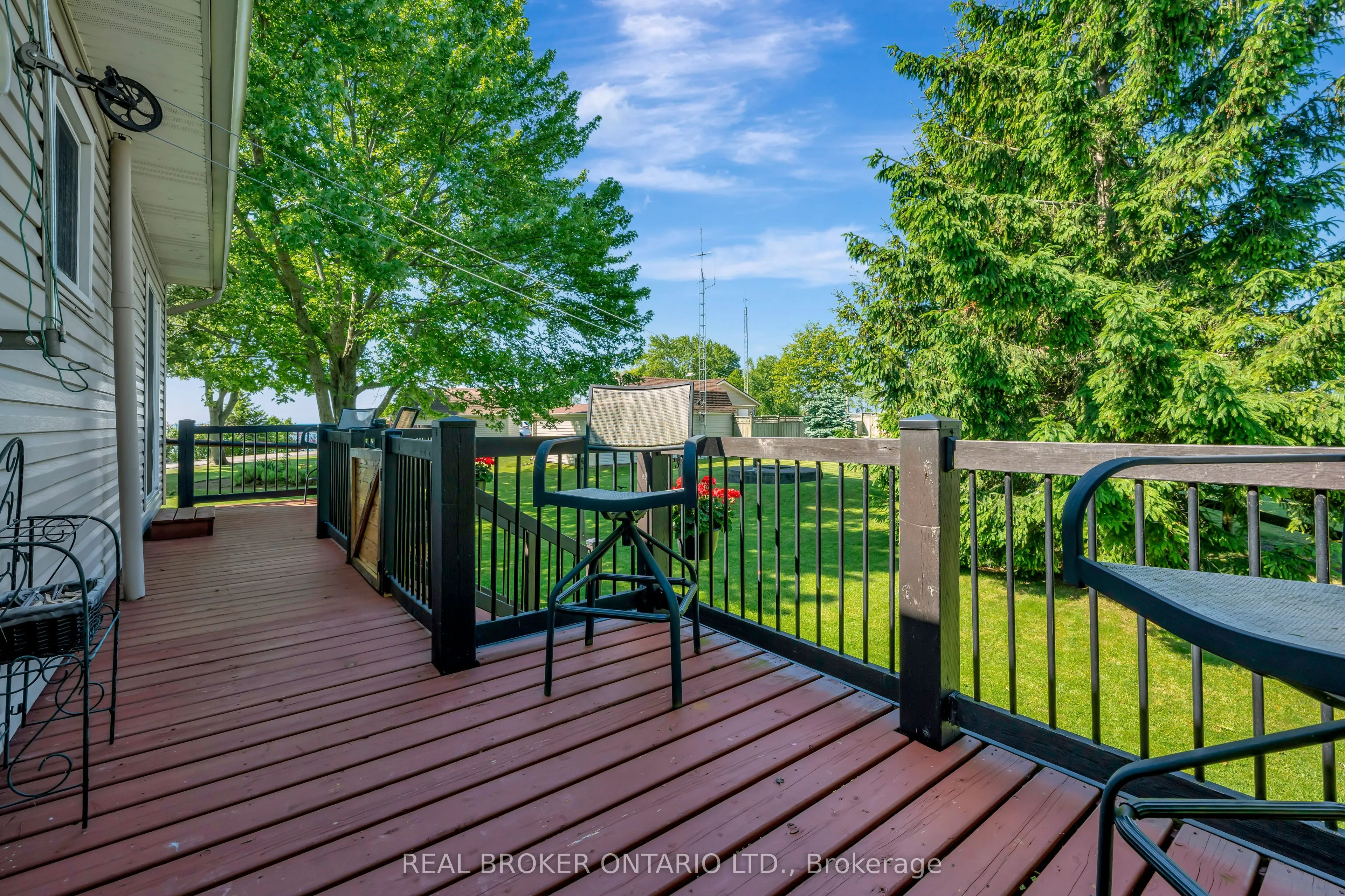 1697 Lakeshore Road