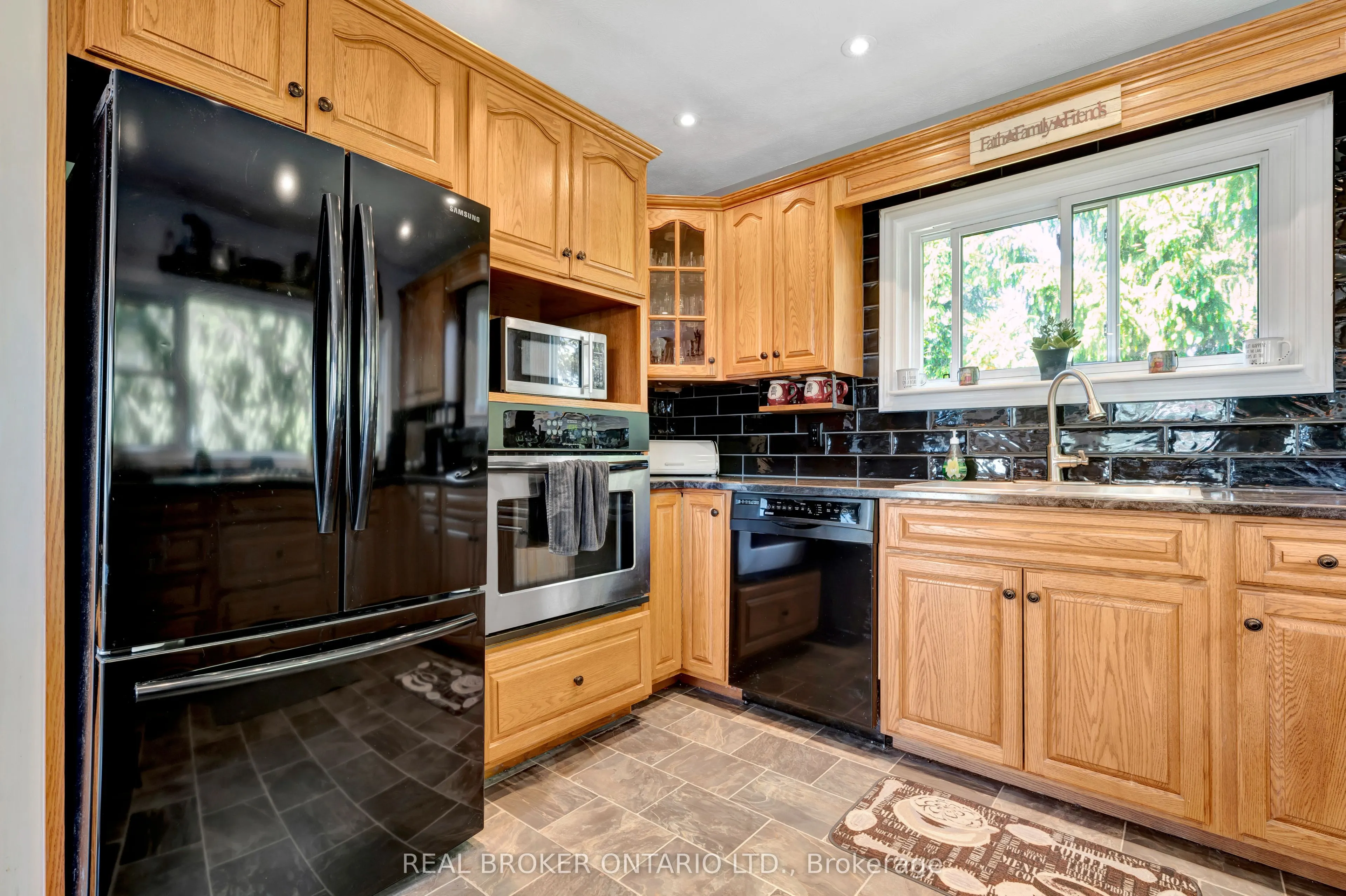 1697 Lakeshore Road