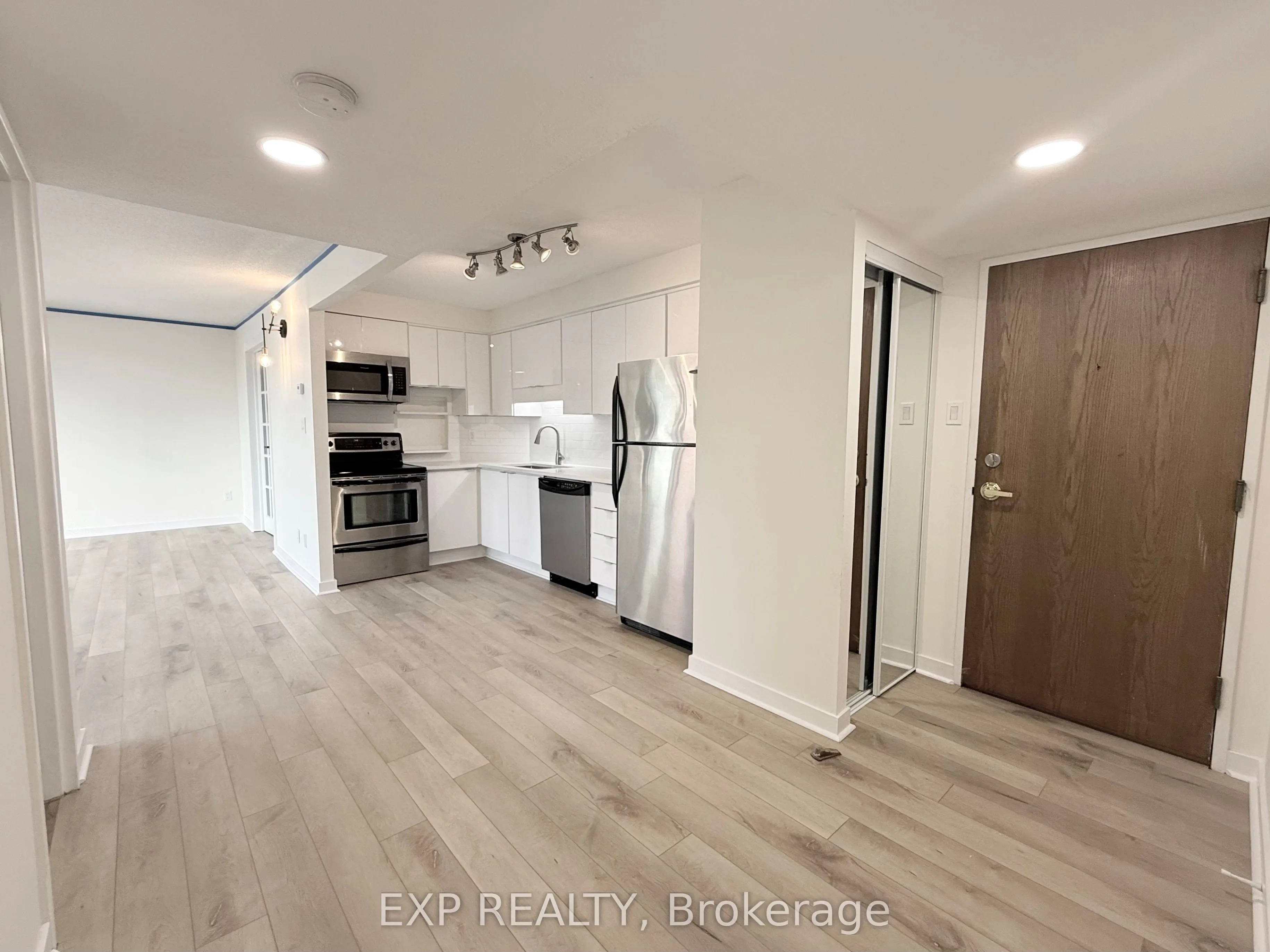 470 Laurier Avenue W, #2102