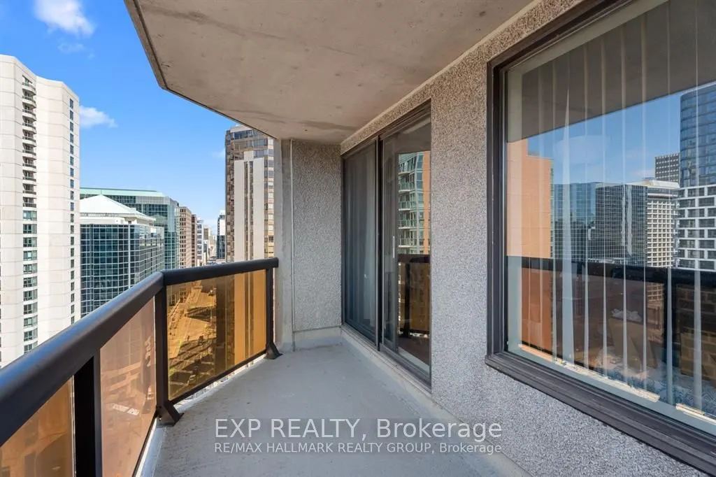 470 Laurier Avenue W, #2102