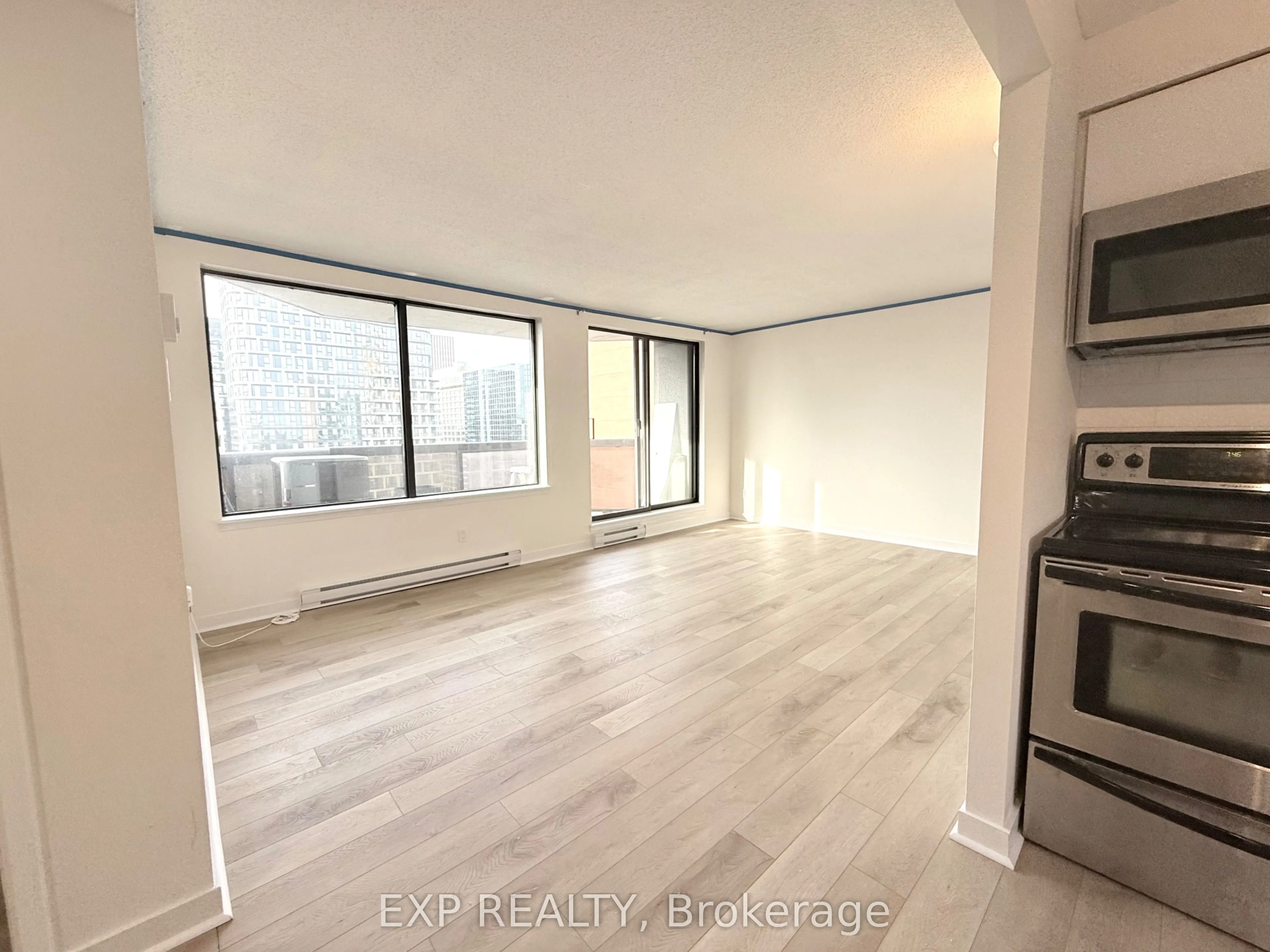 470 Laurier Avenue W, #2102