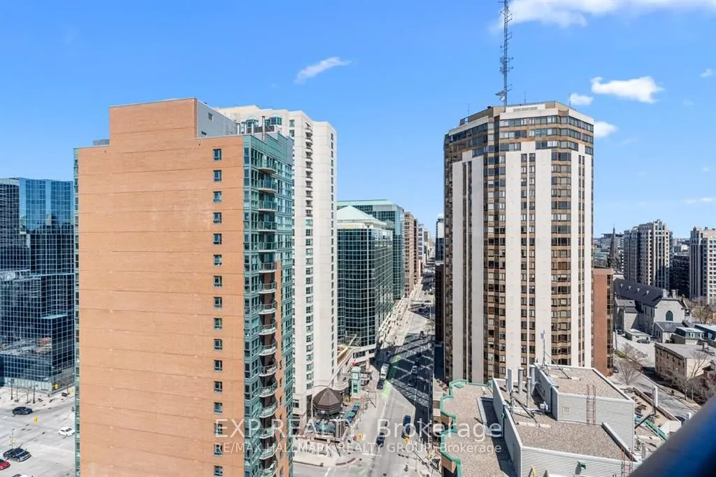 470 Laurier Avenue W, #2102