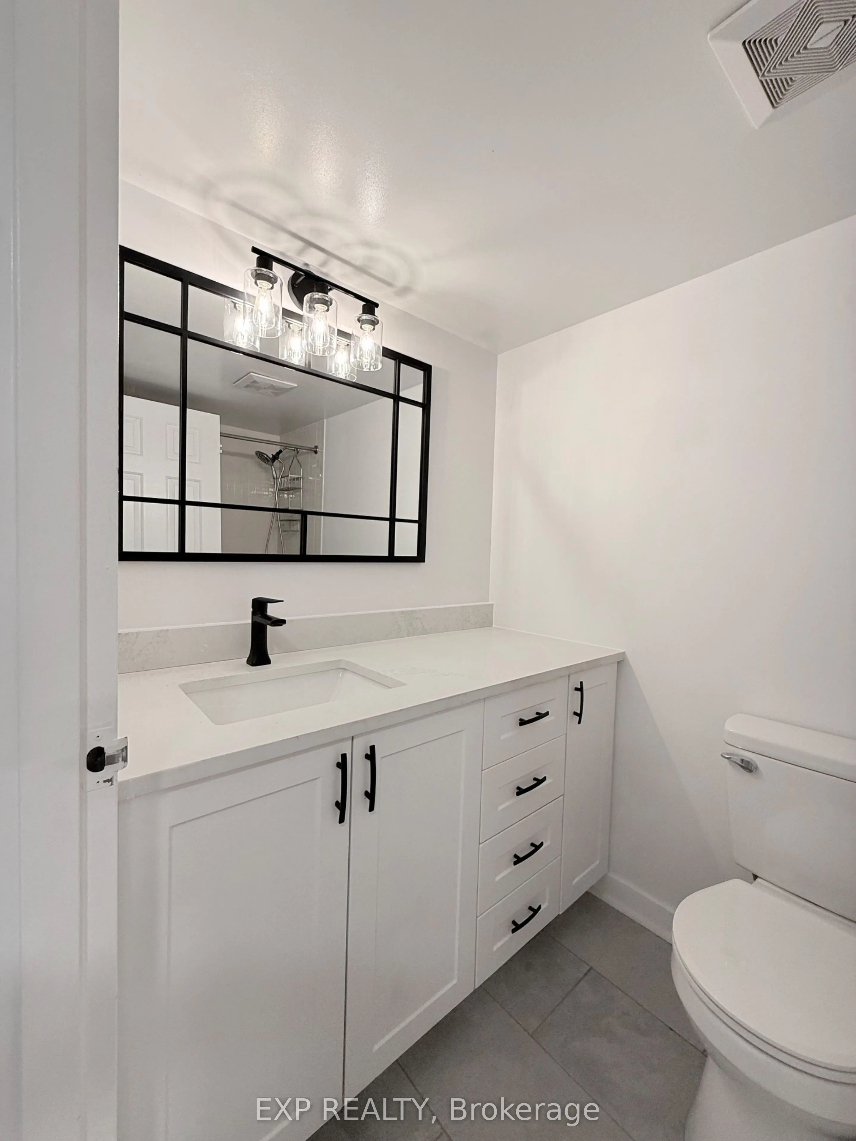 470 Laurier Avenue W, #2102