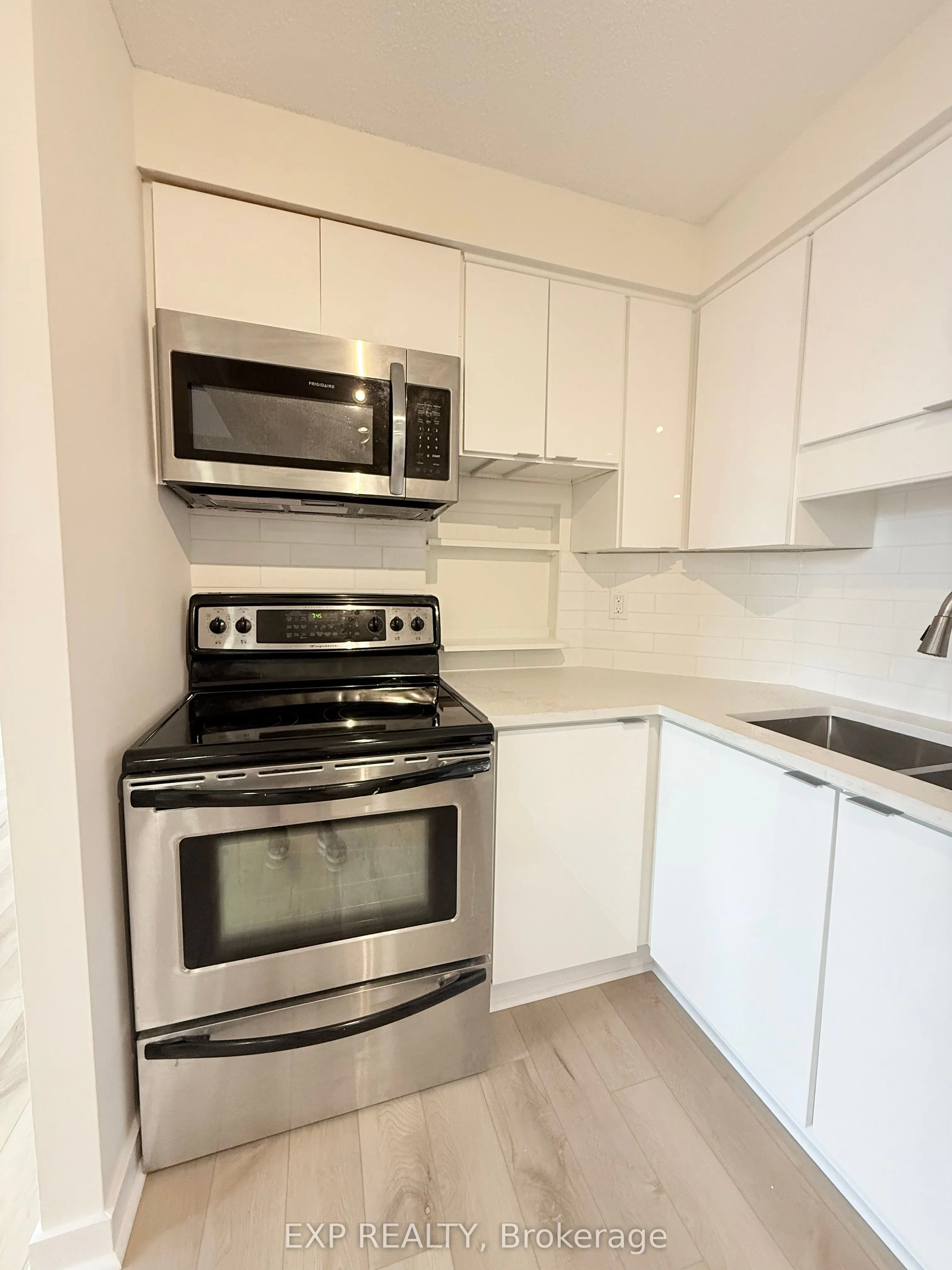 470 Laurier Avenue W, #2102