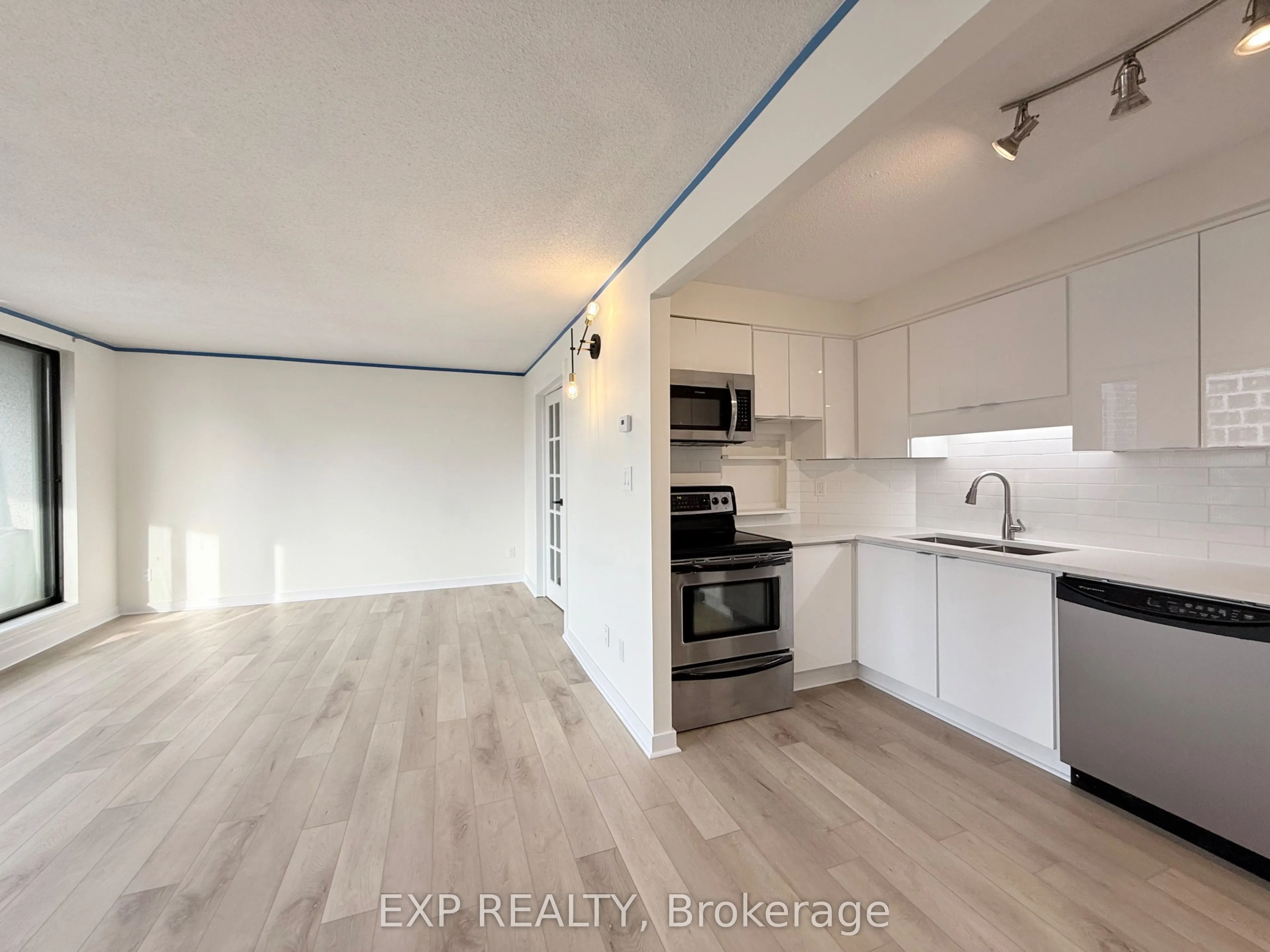 470 Laurier Avenue W, #2102